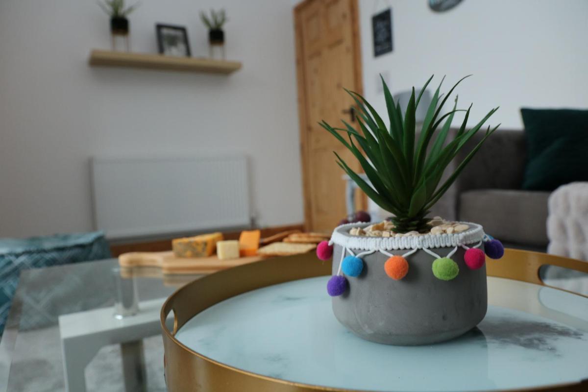 Ideal Lodgings in Bury - Whitefield view 5