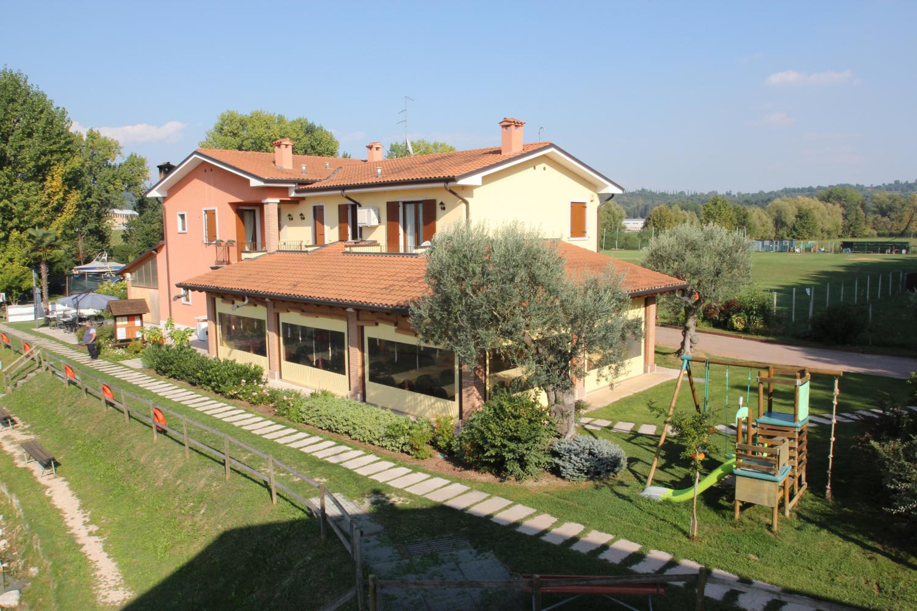Laghetto ai Portici view 4