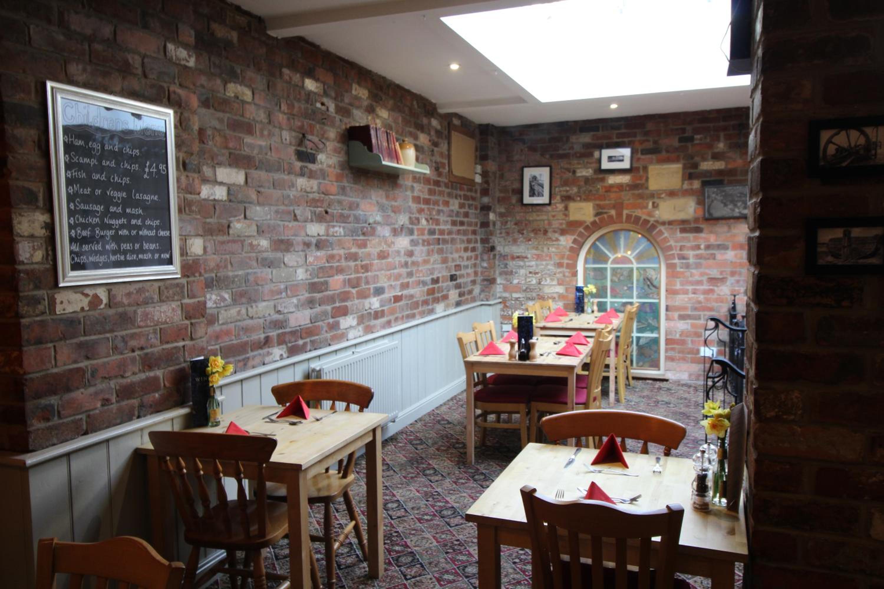 Stroud Vacations - The Clothiers Arms - Property Image 3