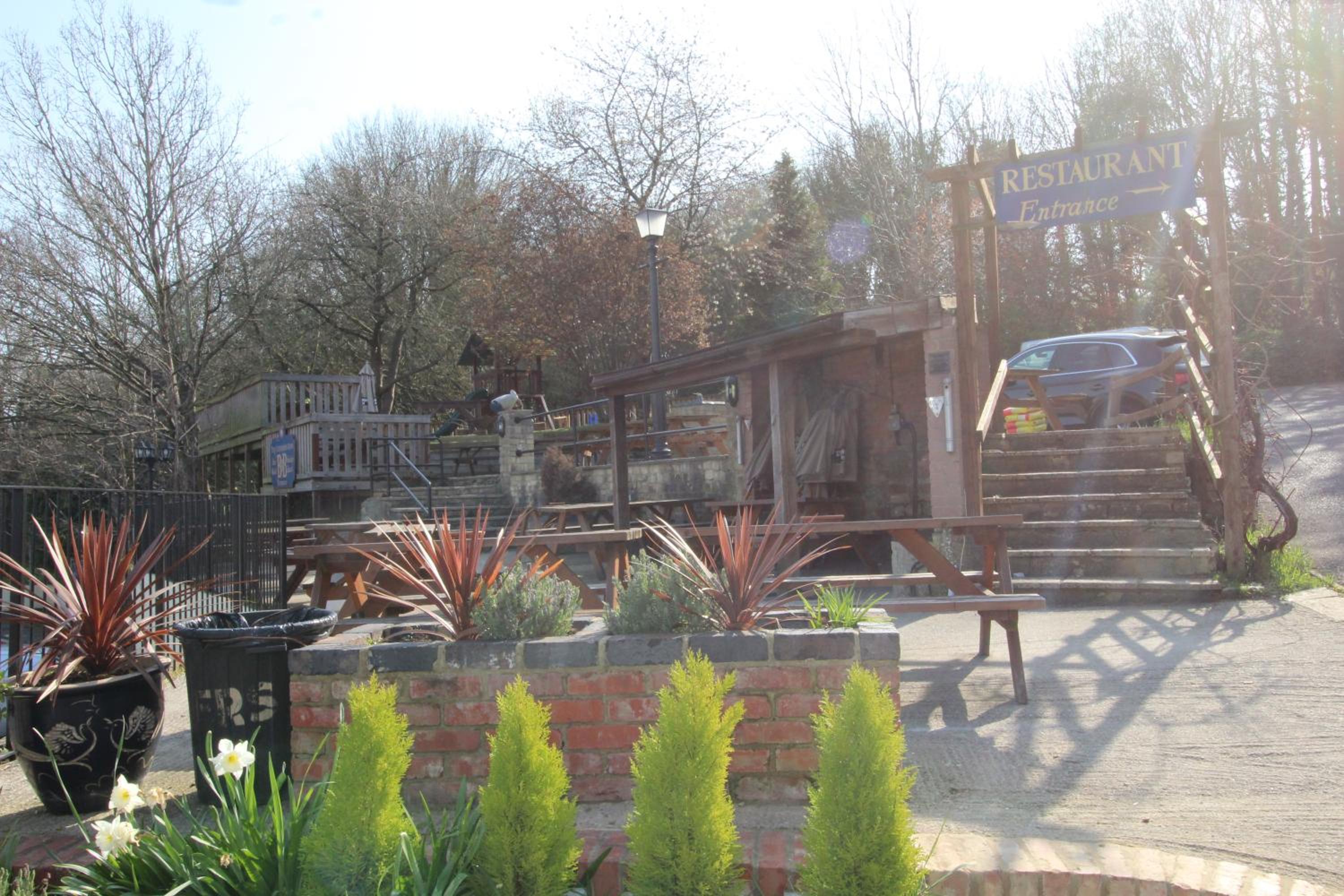 Stroud Vacations - The Clothiers Arms - Property Image 1