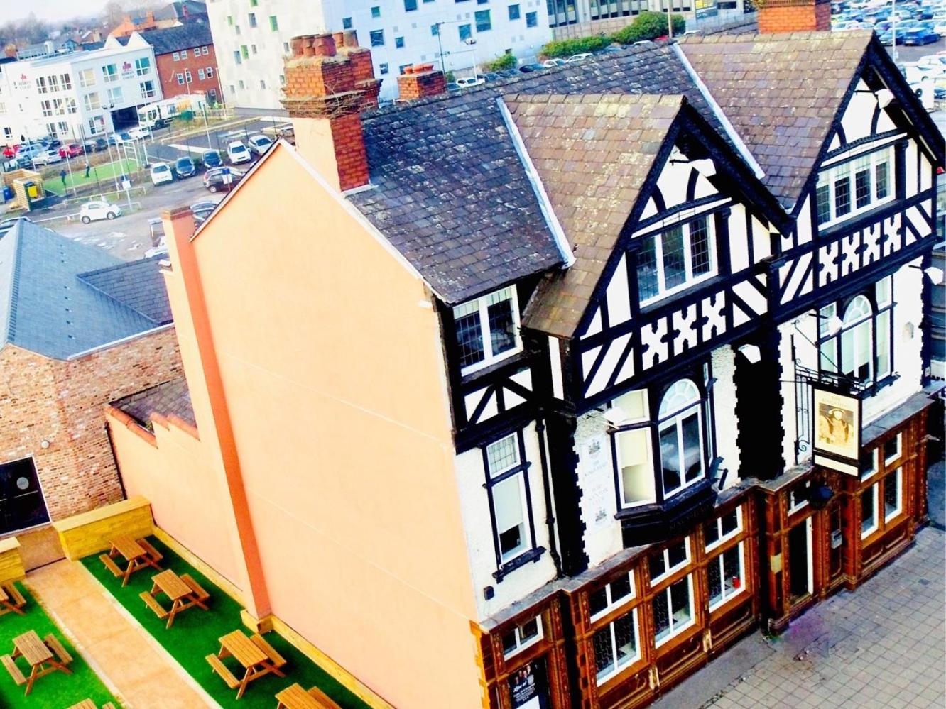 Warrington Vacations - The Kings Head - Property Image 1