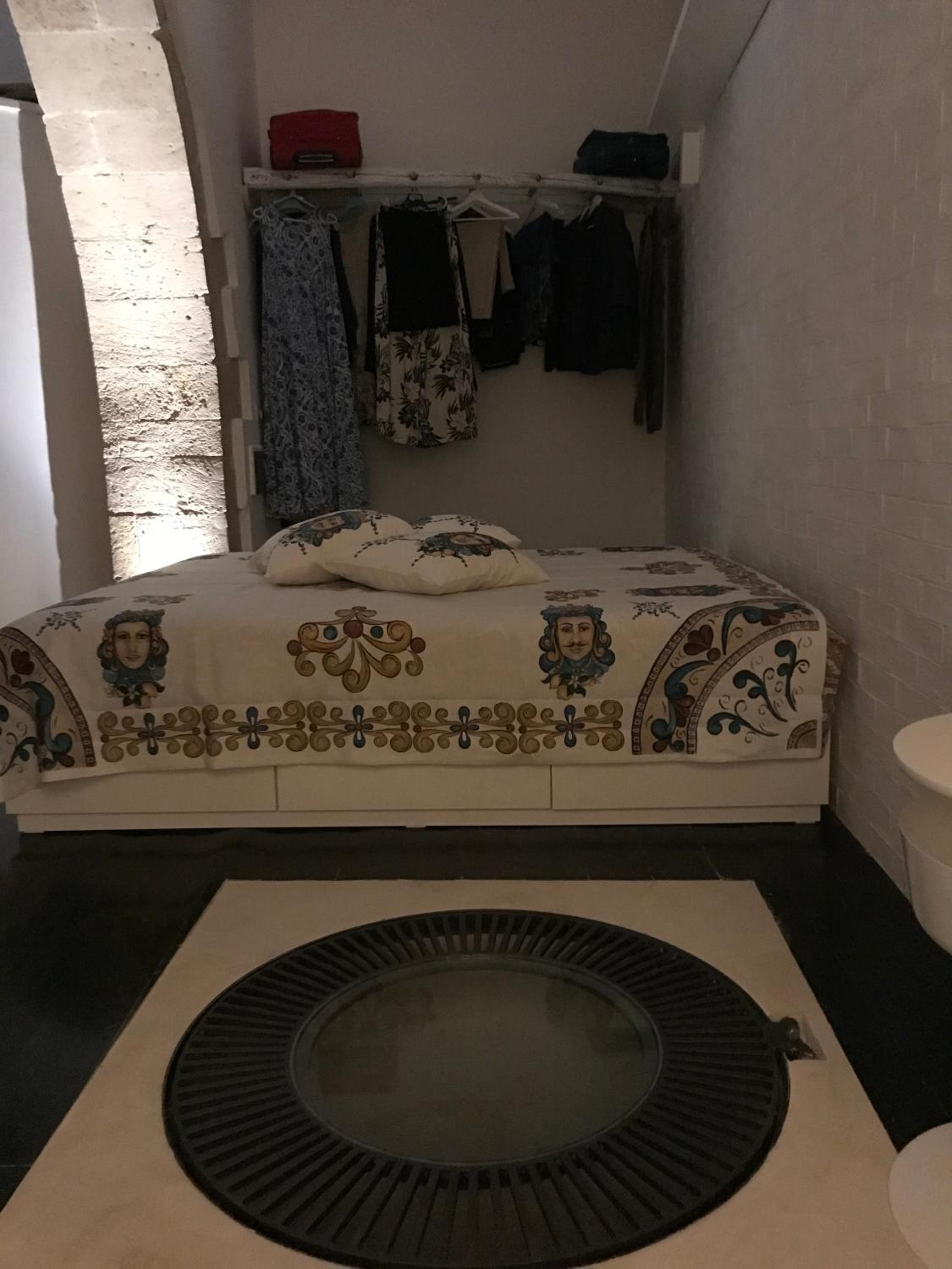 Le cinque pietre en Siracusa — hotel room