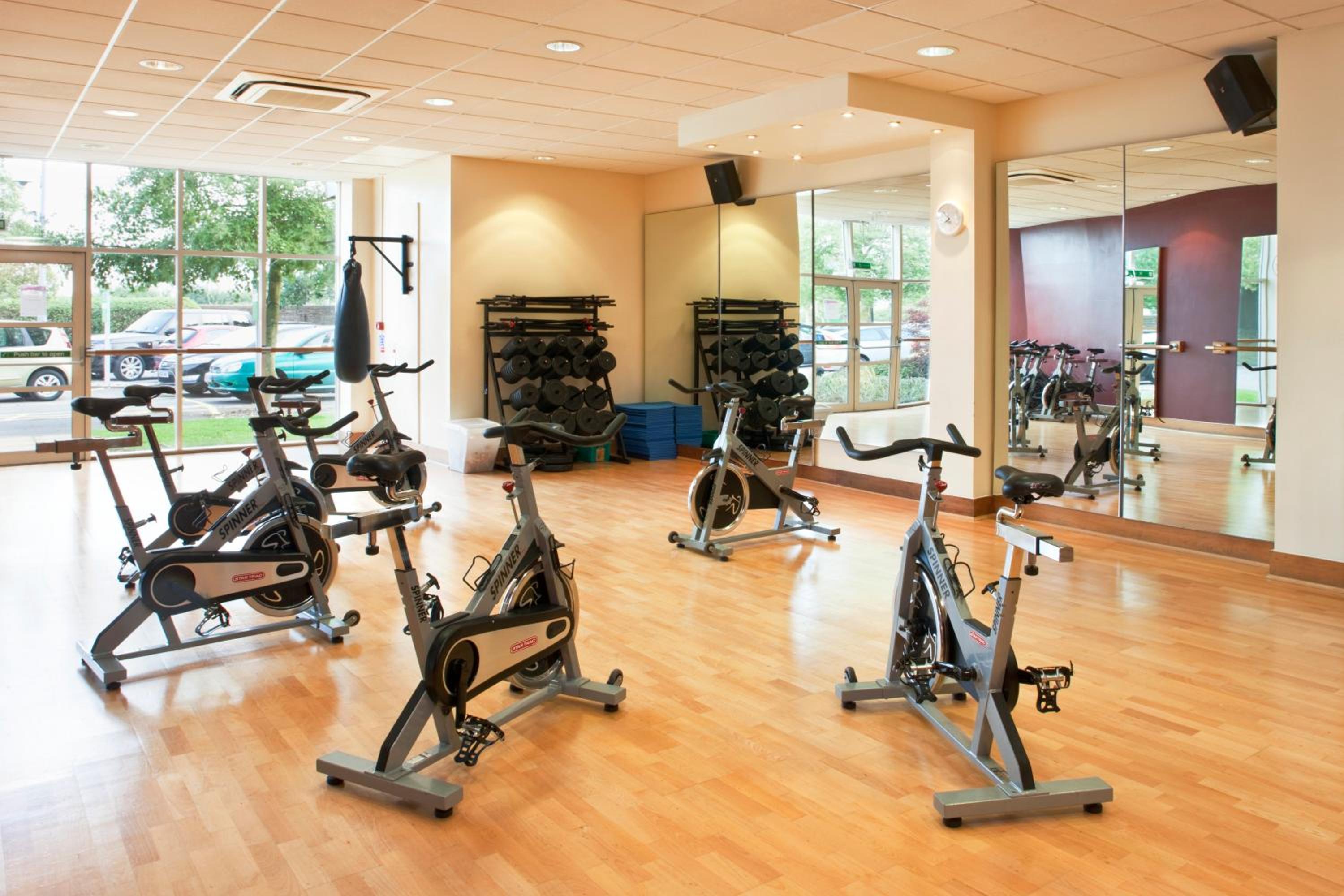 Aylesbury Vacations - Holiday Inn Aylesbury, an IHG Hotel - Property Image 1