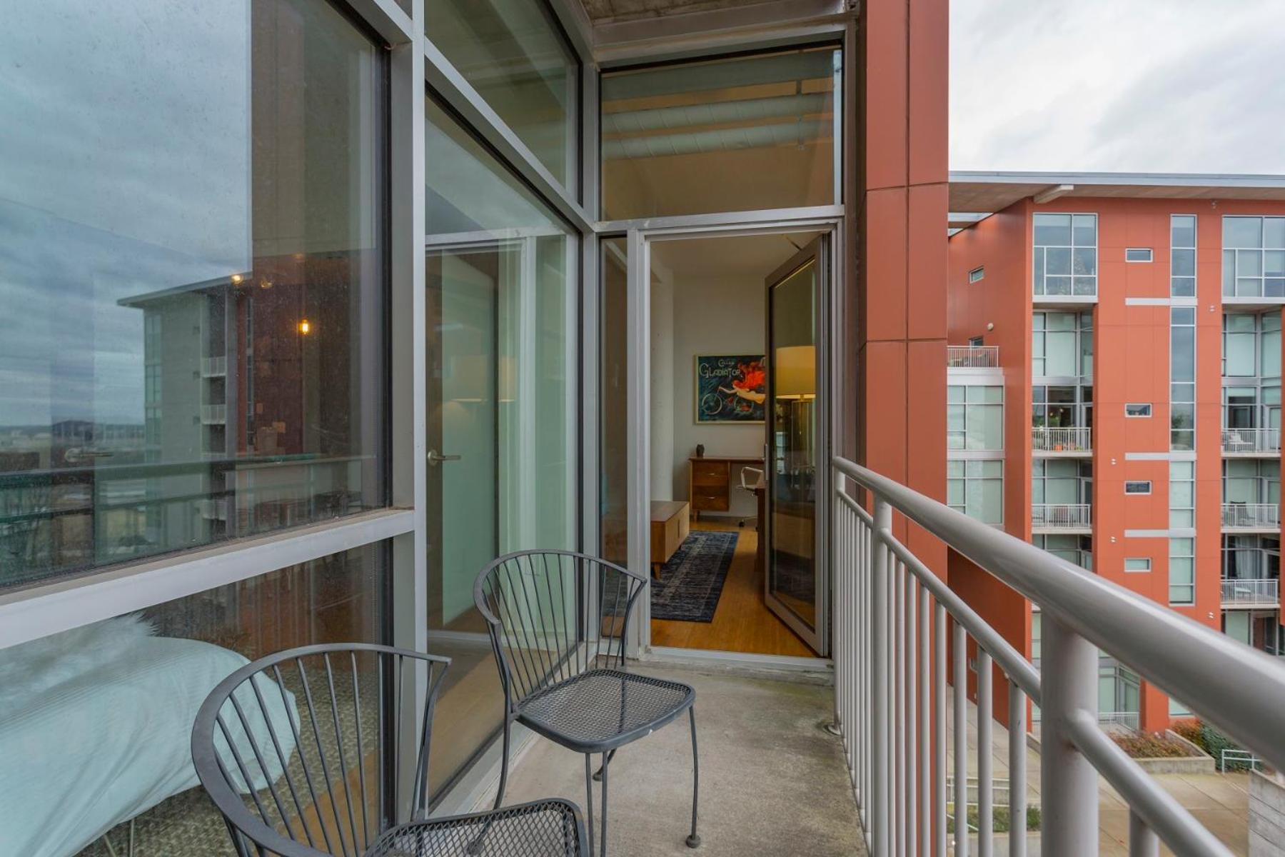 Artsy Extended Retreat Downtown Nashville view 4
