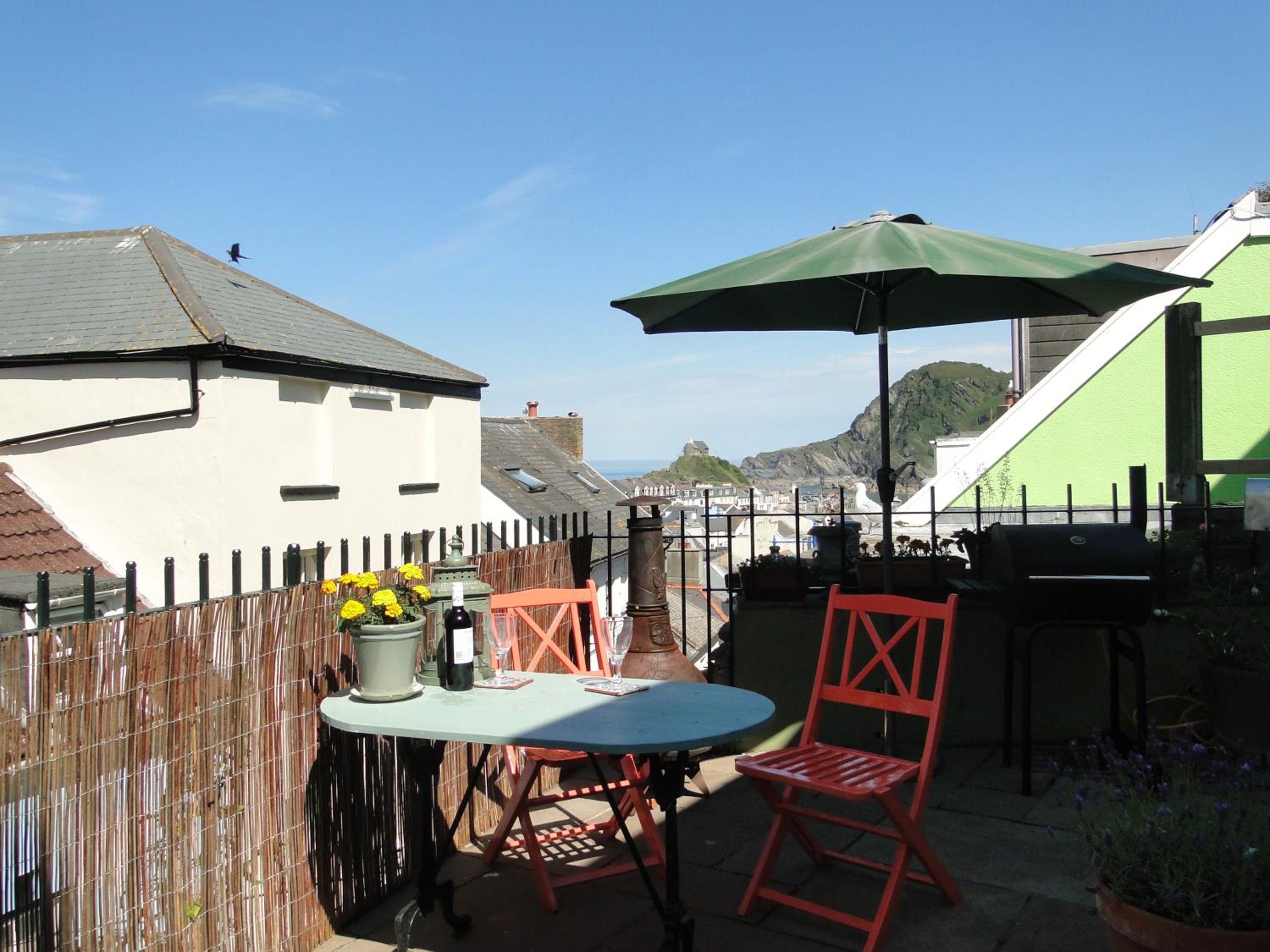 Seaview Grade II Listed Cottage with large Sun Terrace 'The Old Eclectick' view 2