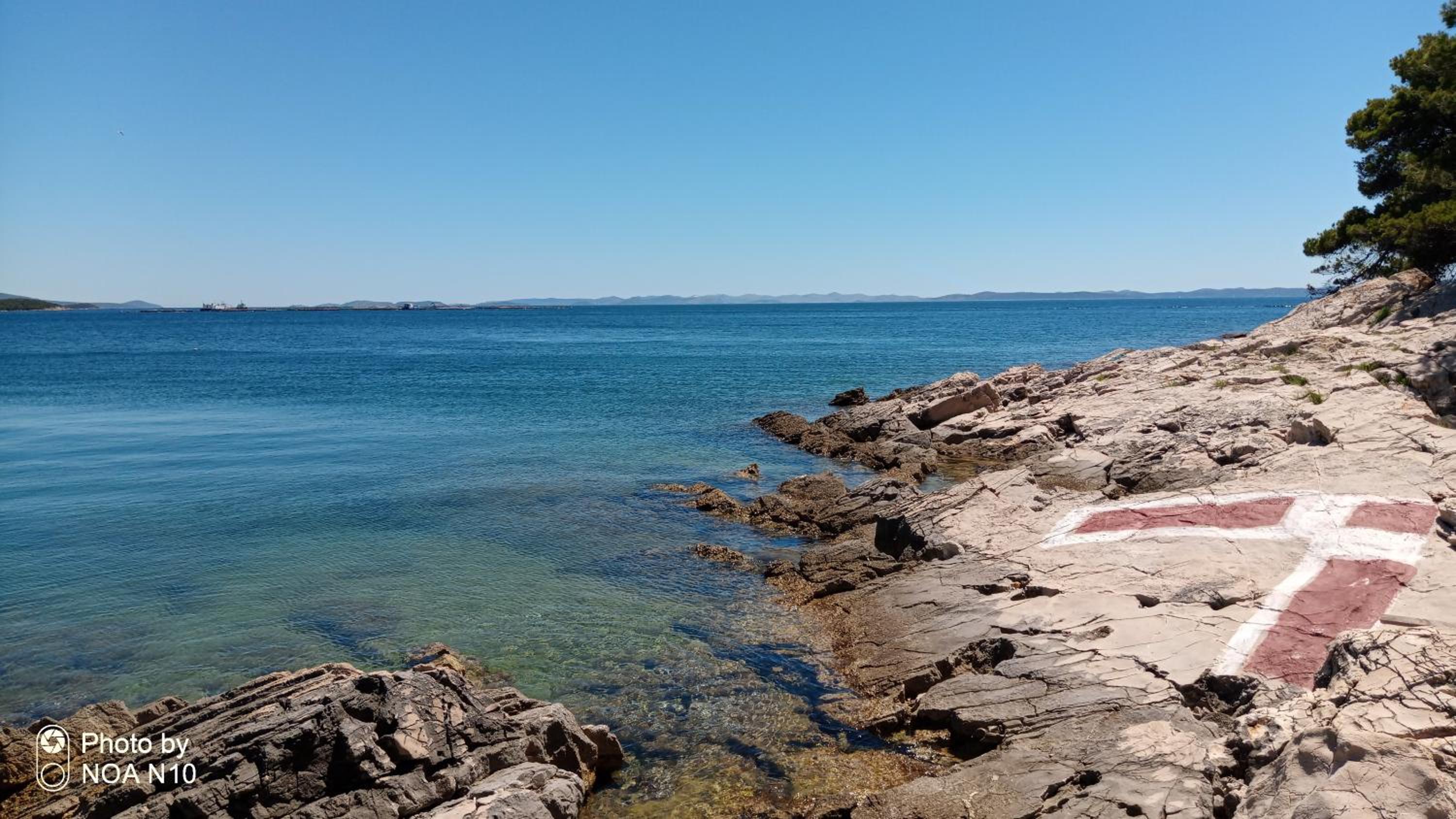 Isolated, 30m to sea, Viktoria s cottage view 4