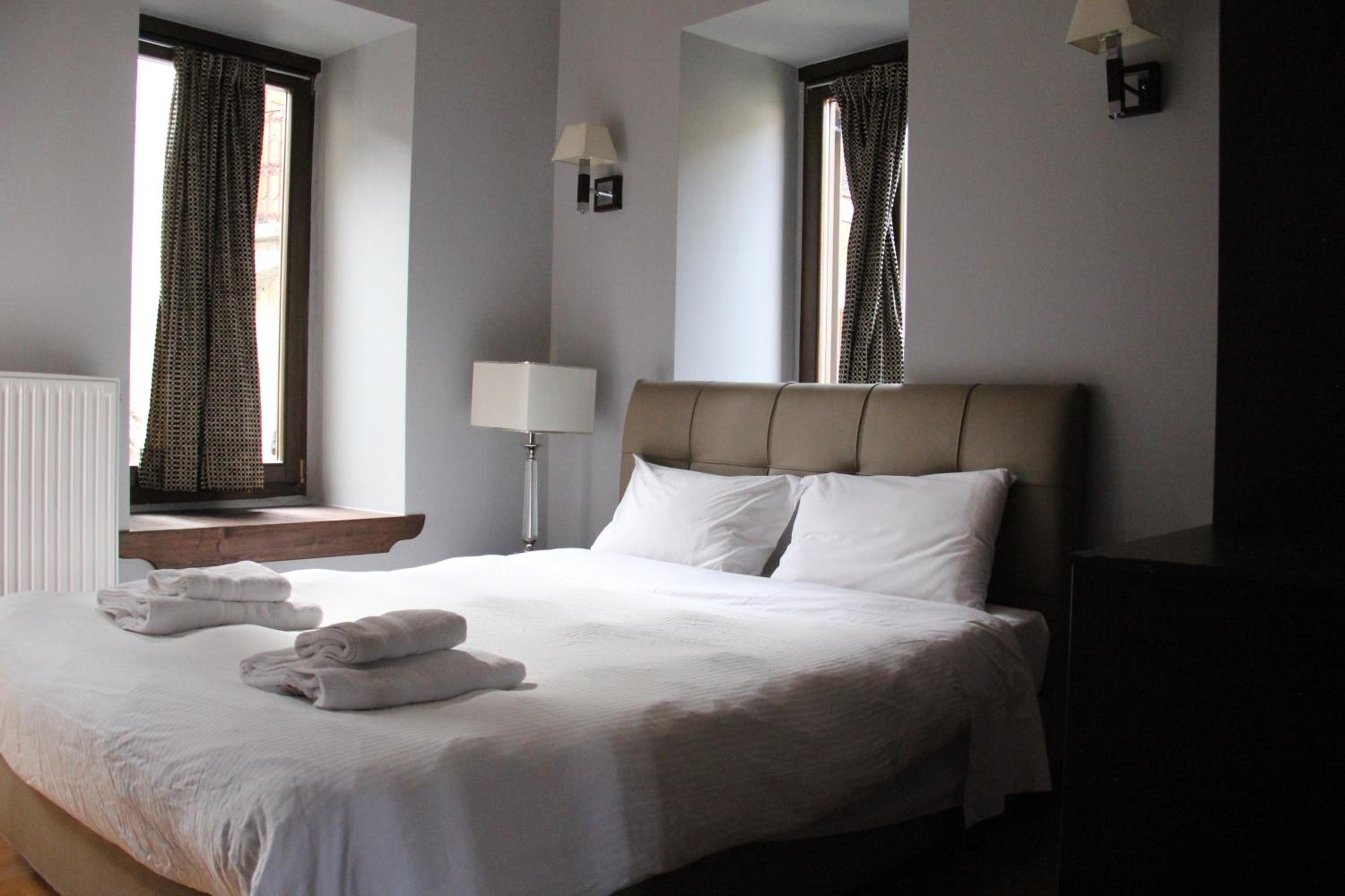 Tsarbou Guesthouse