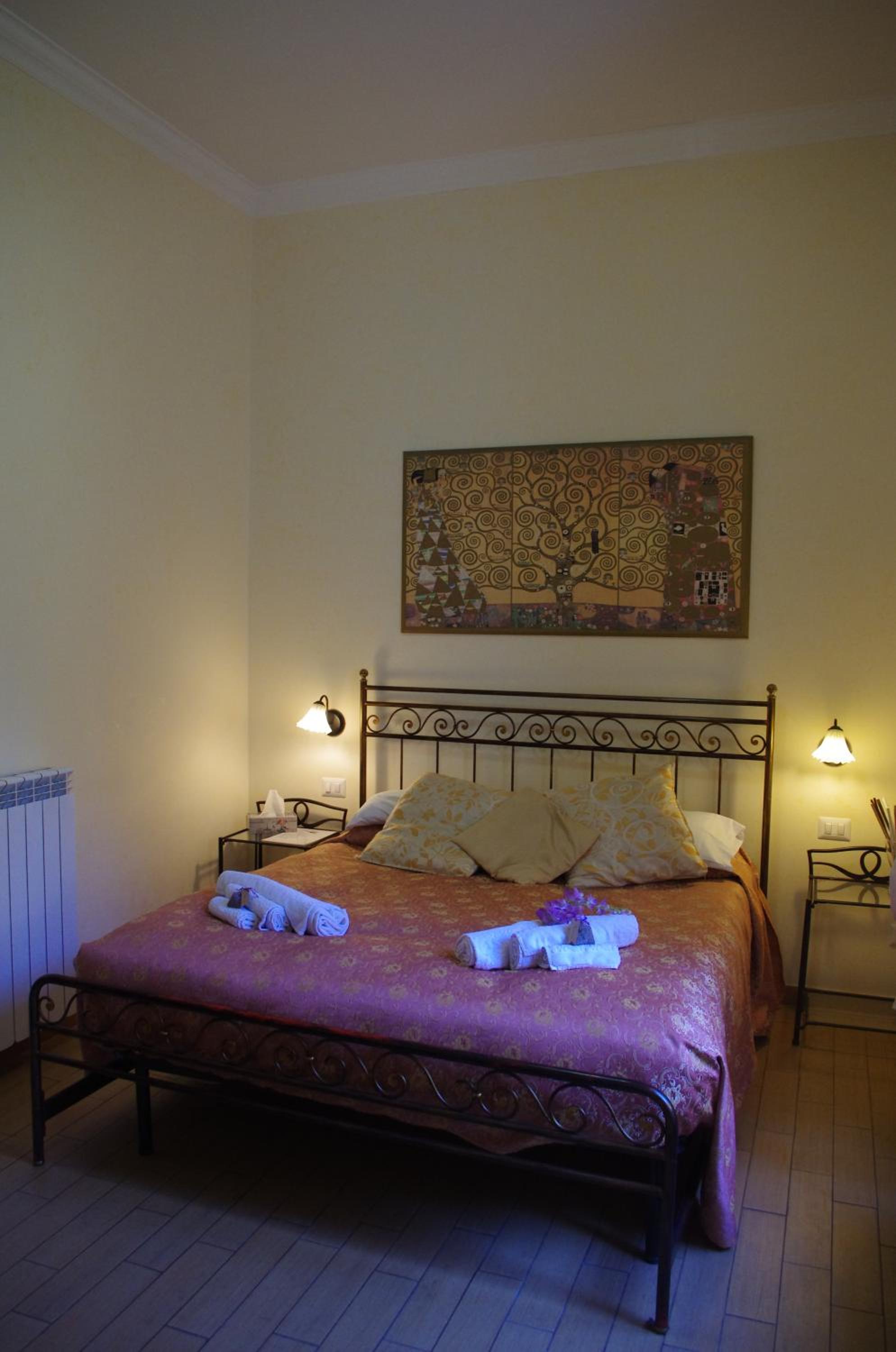 Tucci's Roma Guest House