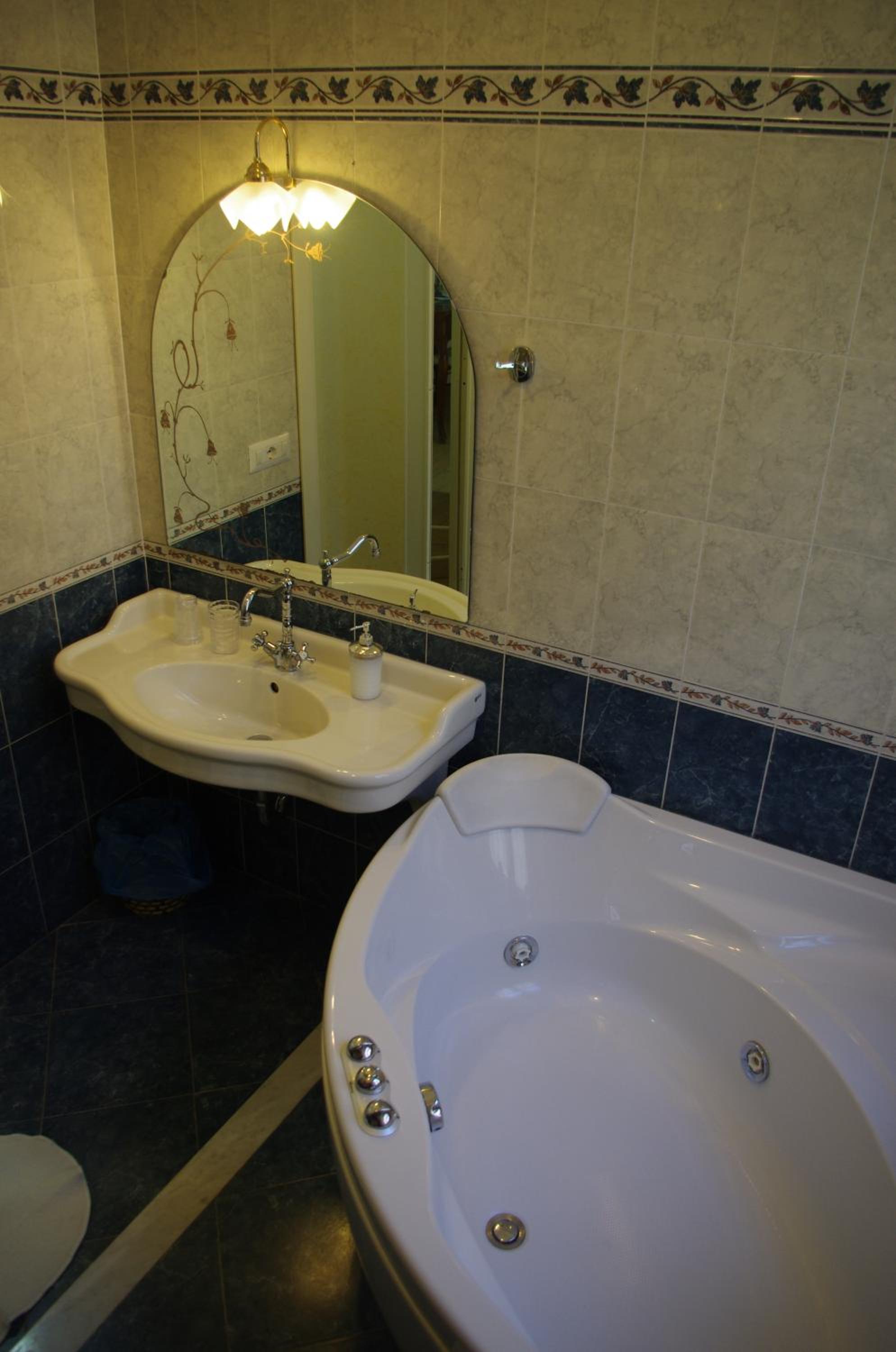 Tucci's Roma Guest House