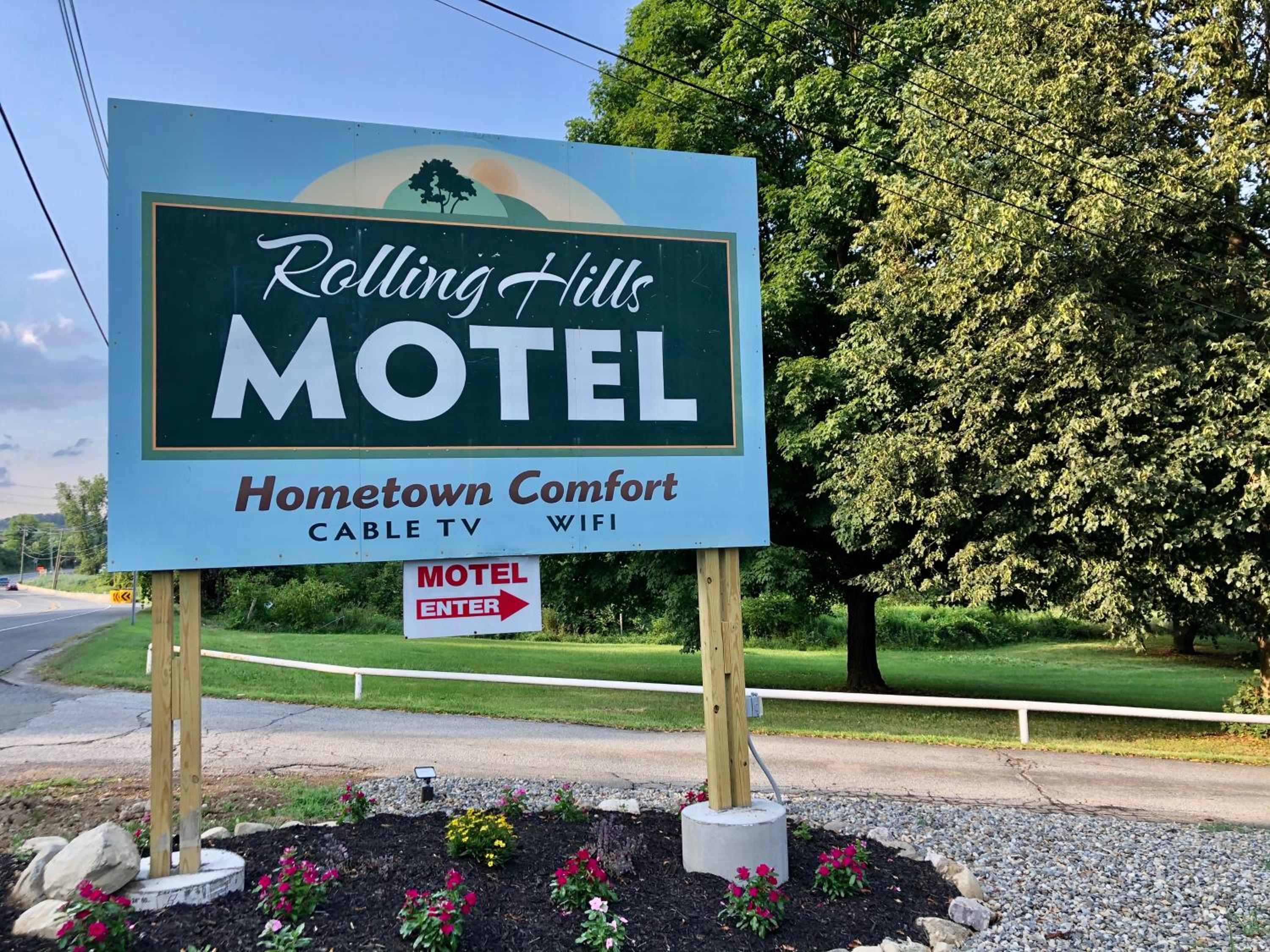 Rolling Hills Motel view 4