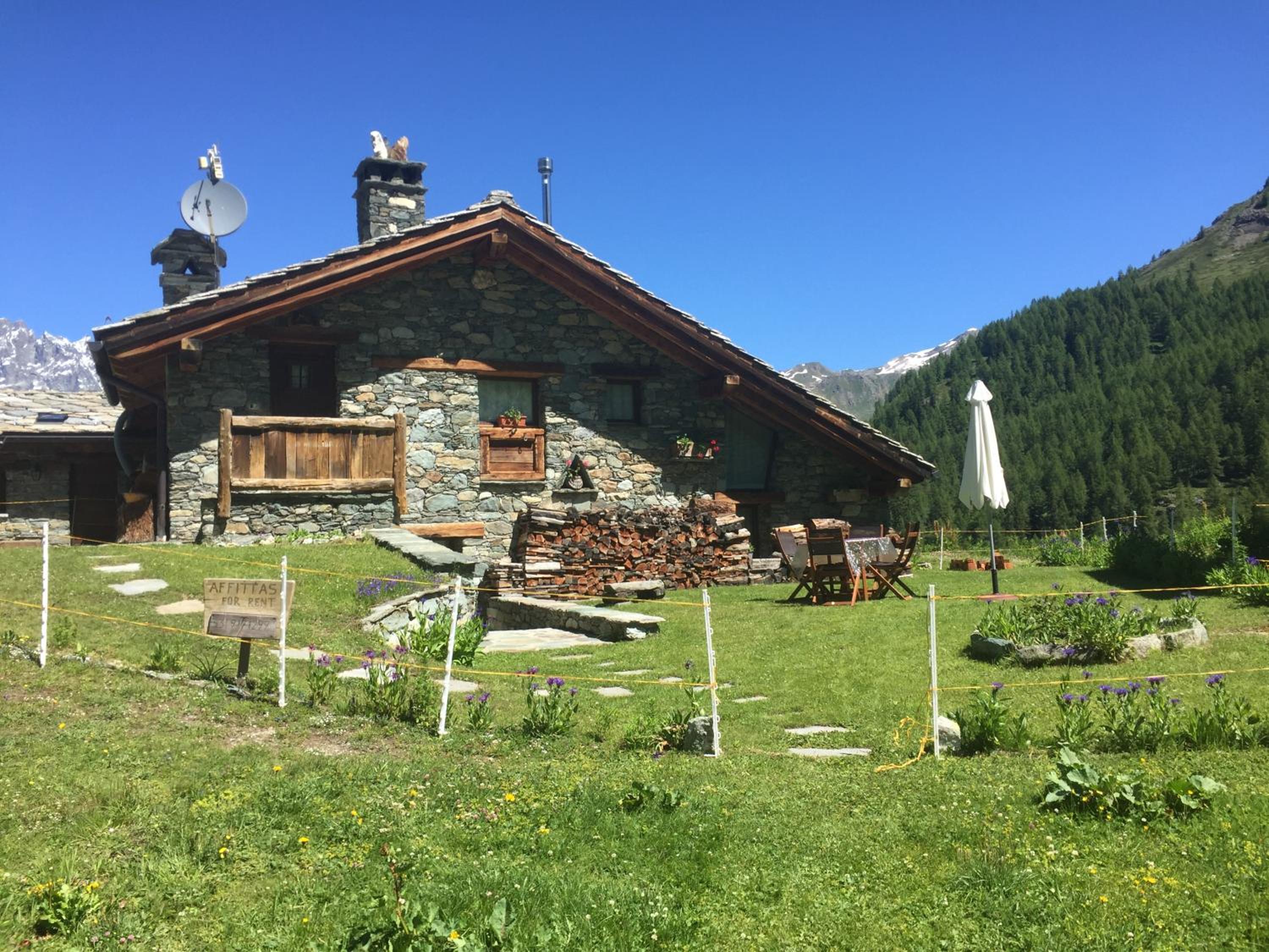 CHALET GORRET CHENEIL view 3