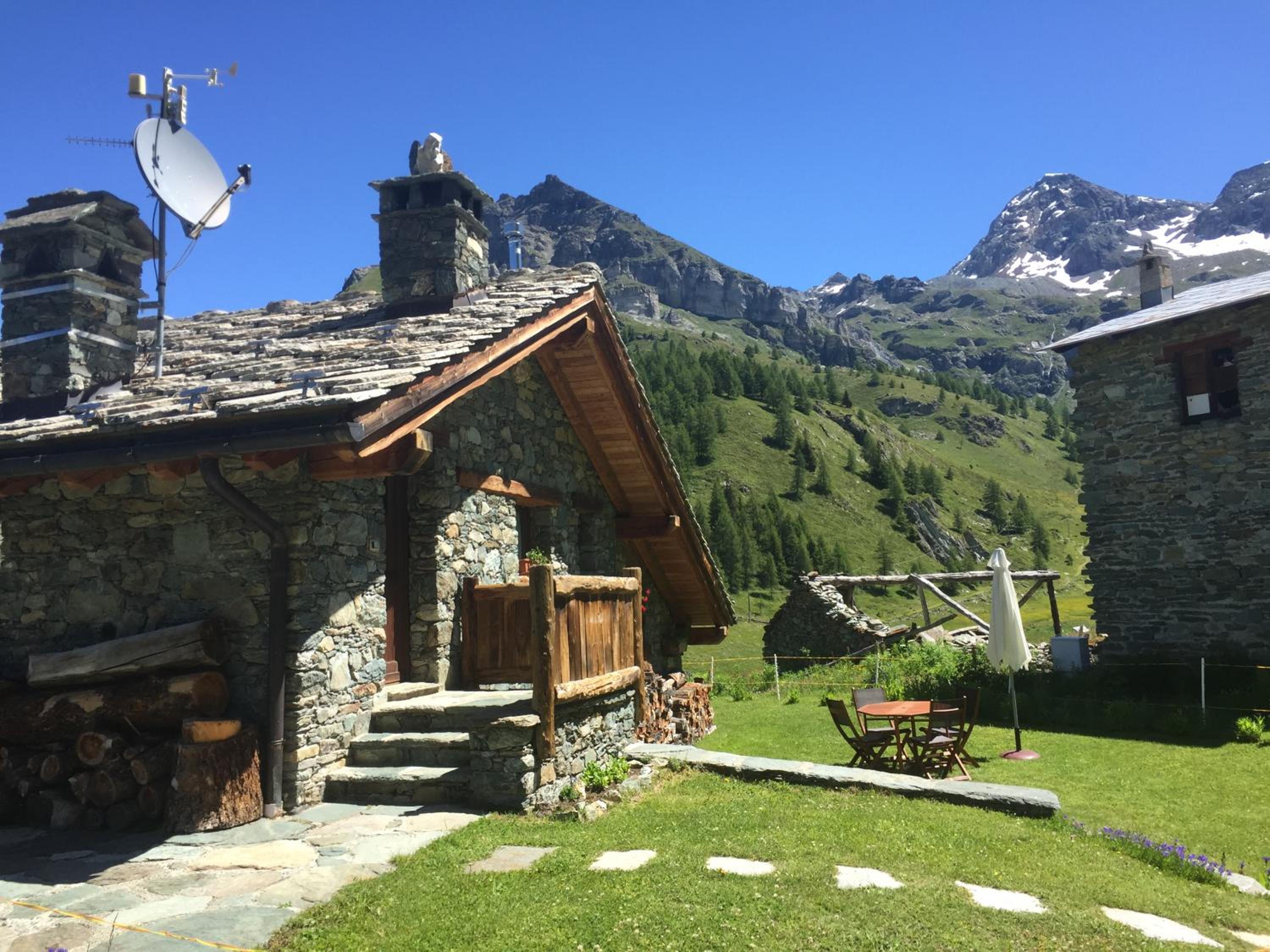 CHALET GORRET CHENEIL view 4