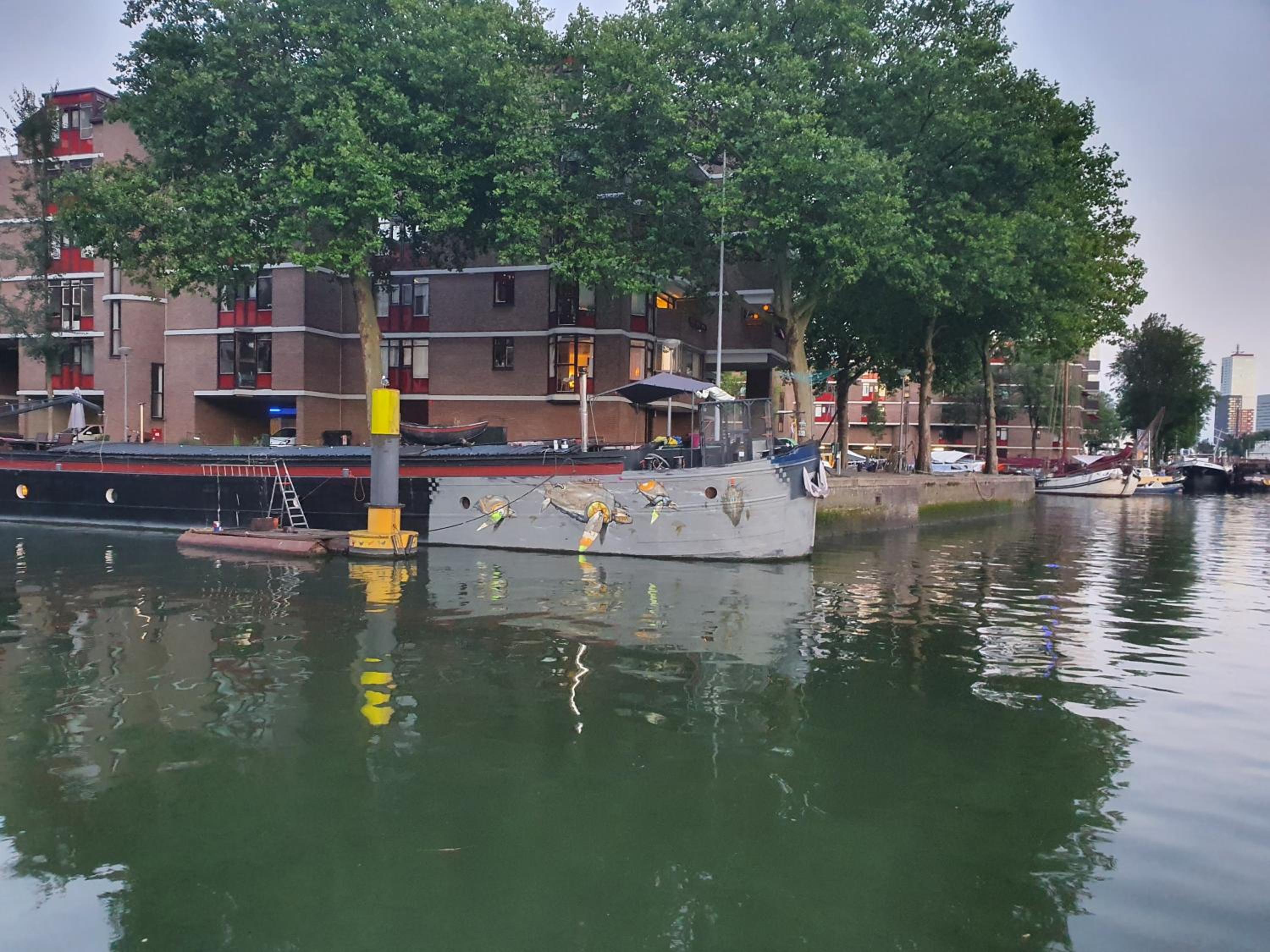 Houseboat holiday apartments Rotterdam view 4