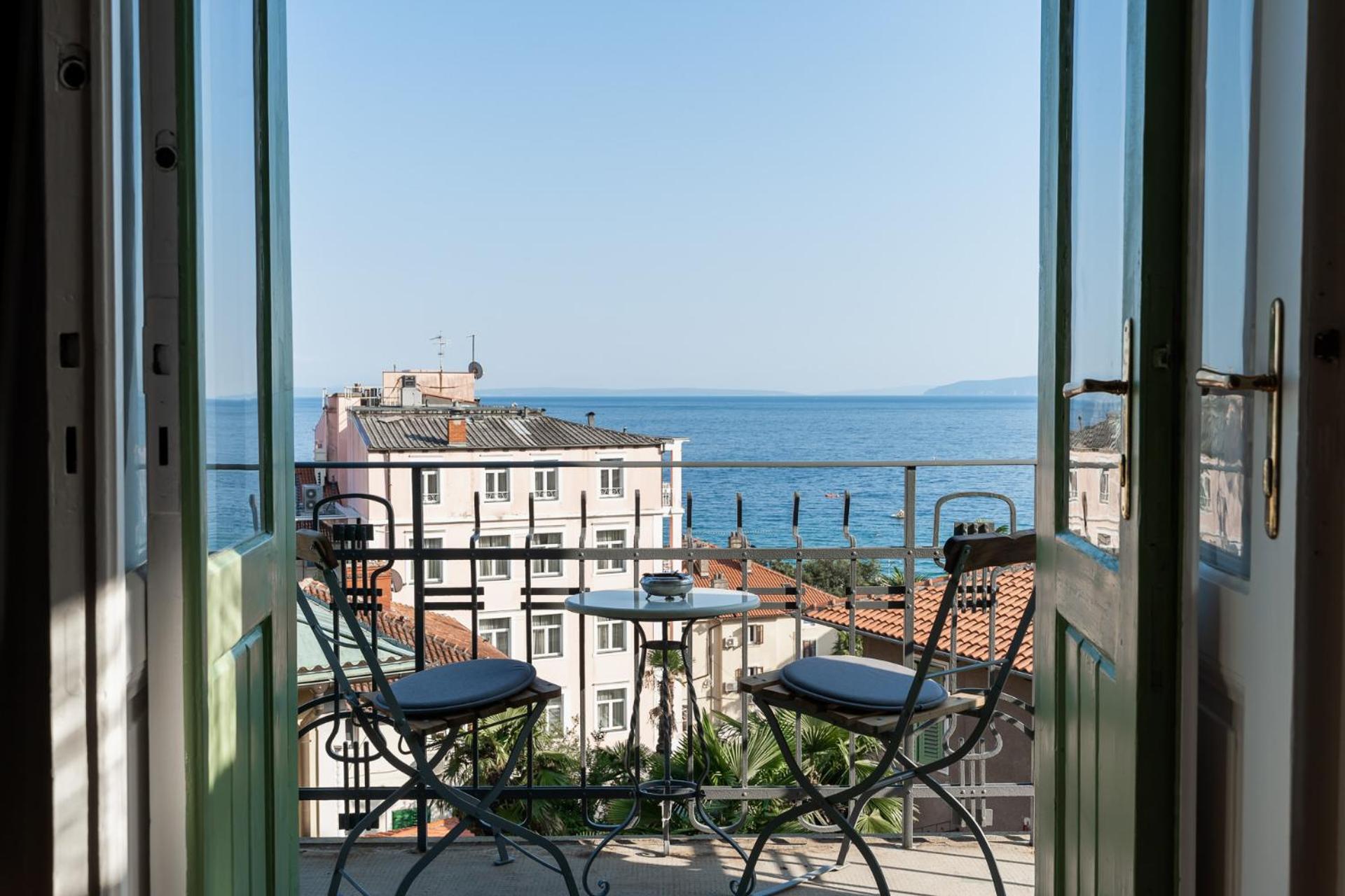 Luxury Peitho Residence view 3