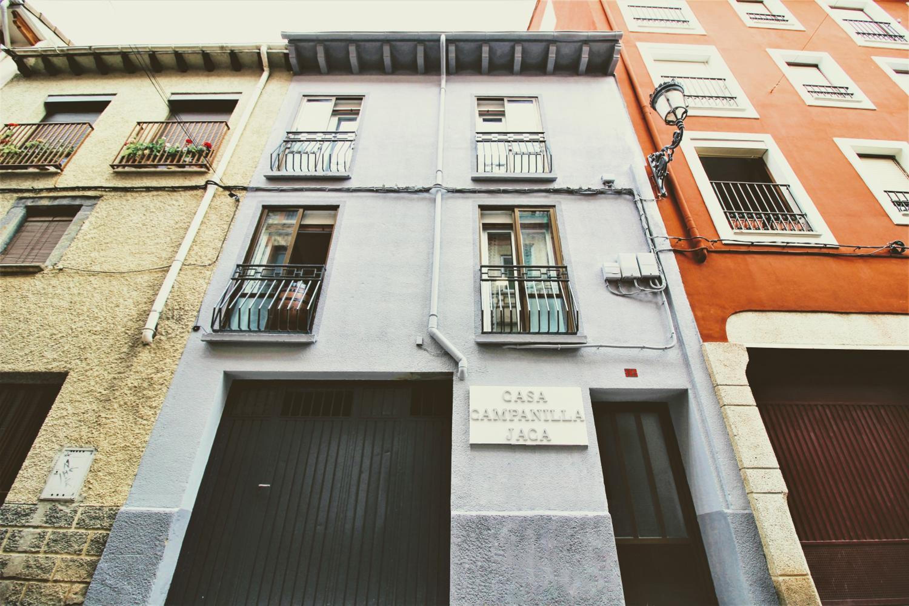 Casa Campanilla Jaca view 3