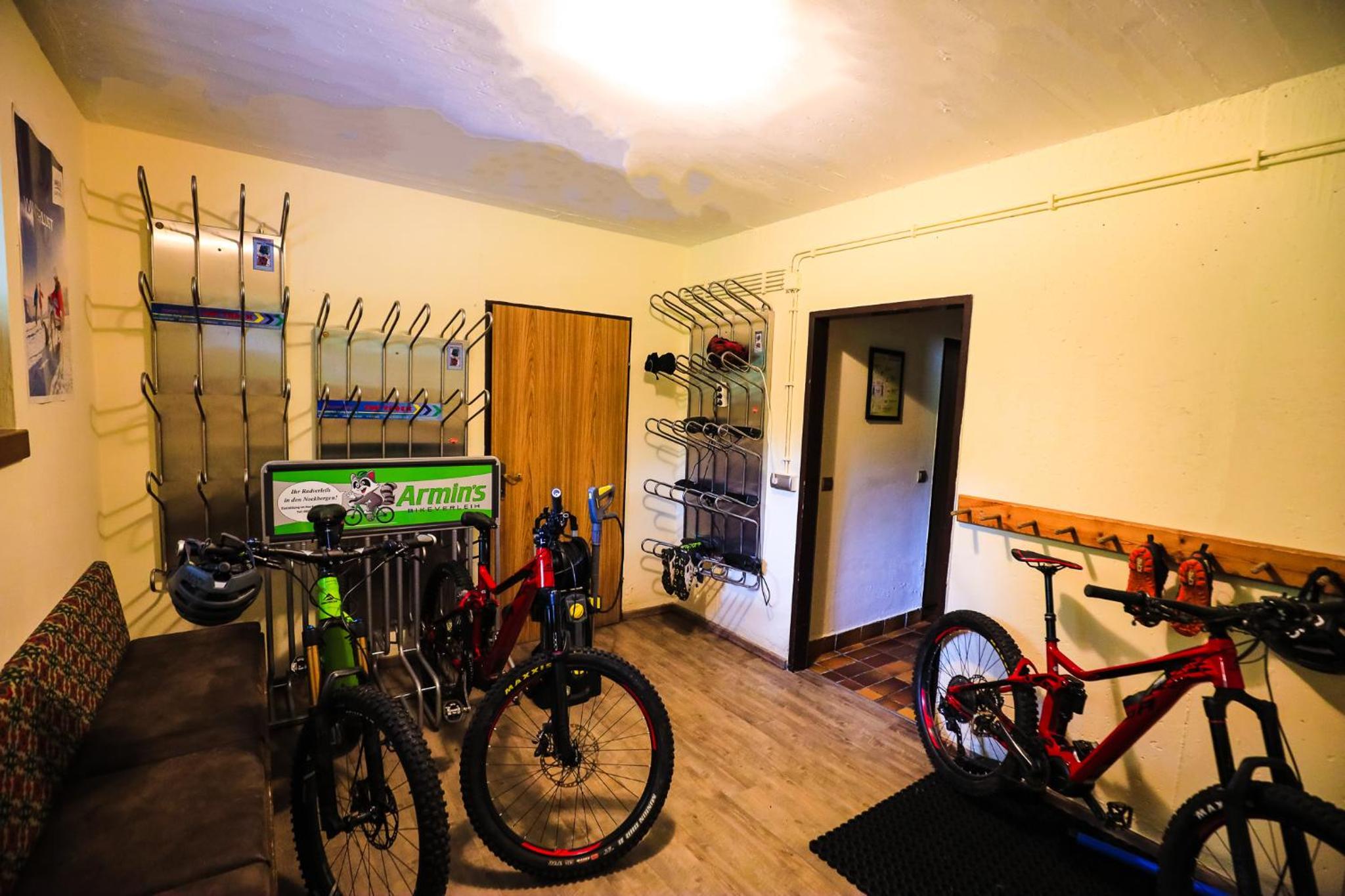 Pension & Appartements Ronacherhof -Mountain Hideaway Slopeside