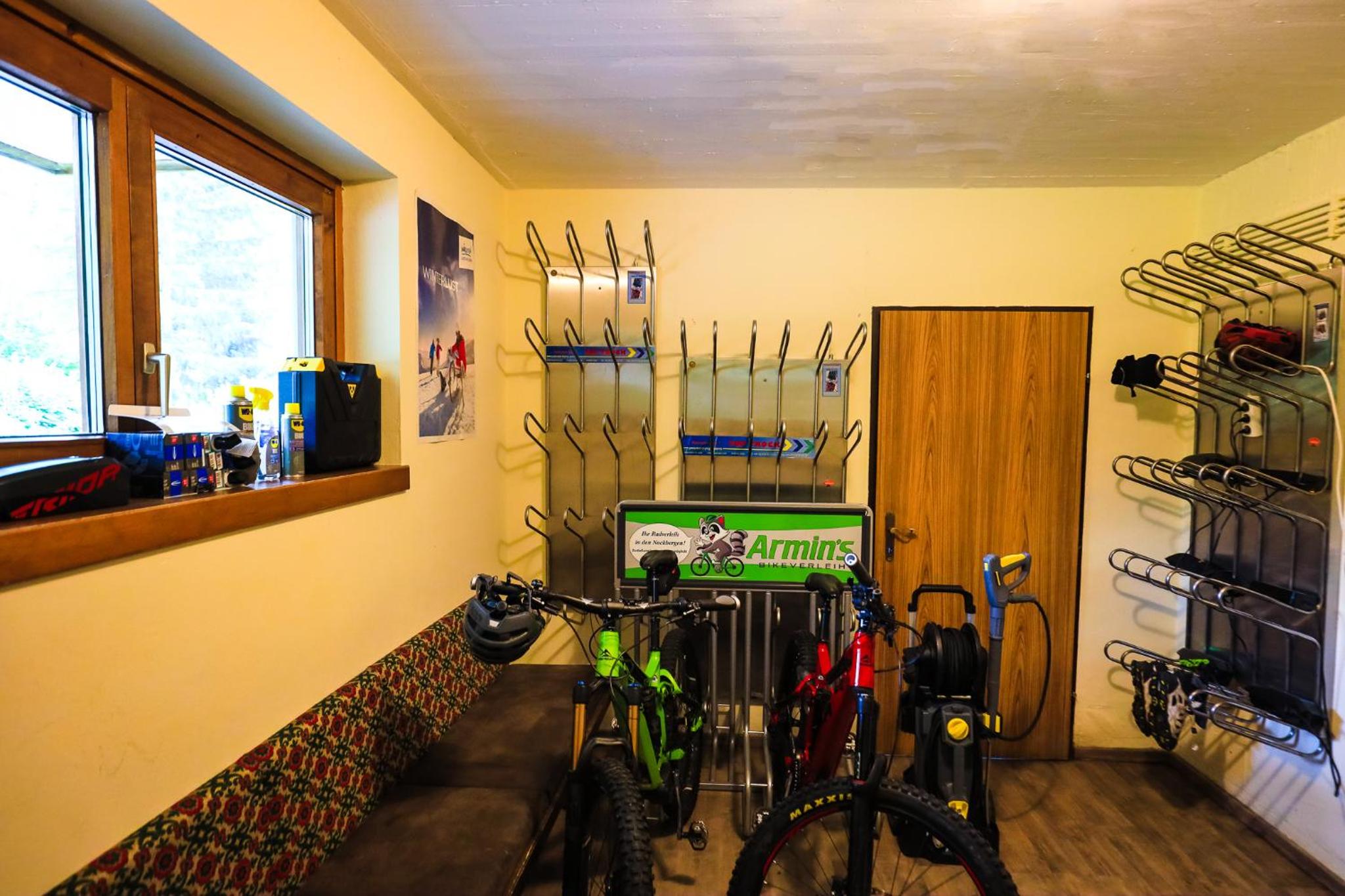 Pension & Appartements Ronacherhof -Mountain Hideaway Slopeside