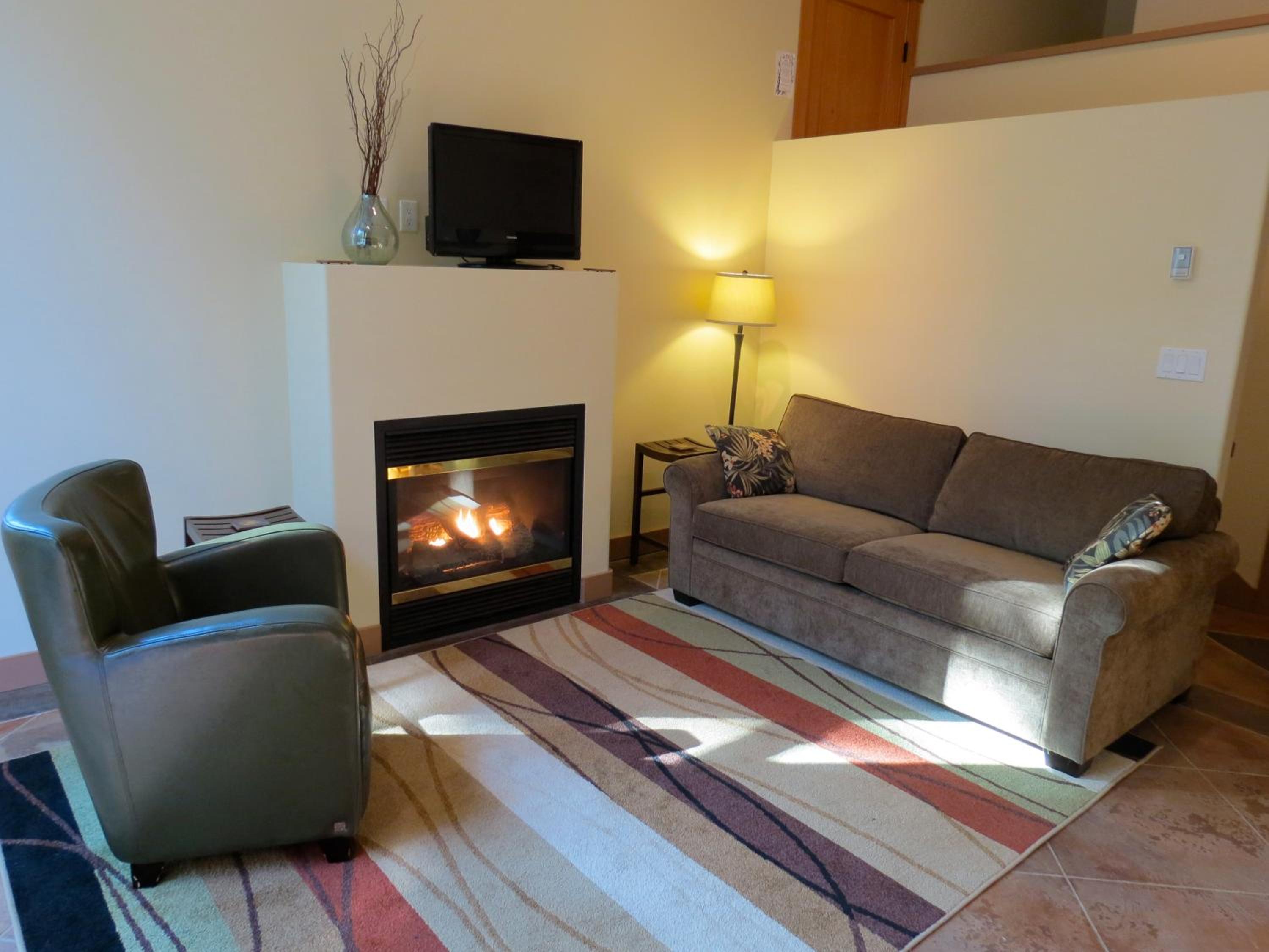 Tofino Vacations - Cobble Wood and Bird Sanctuary Guest Houses - Property Image 35