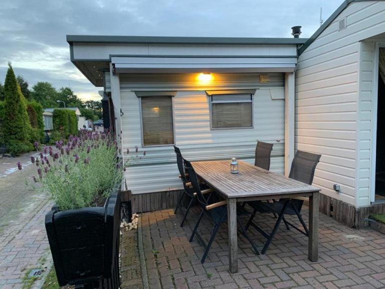 Beach House Giethoorn view 2