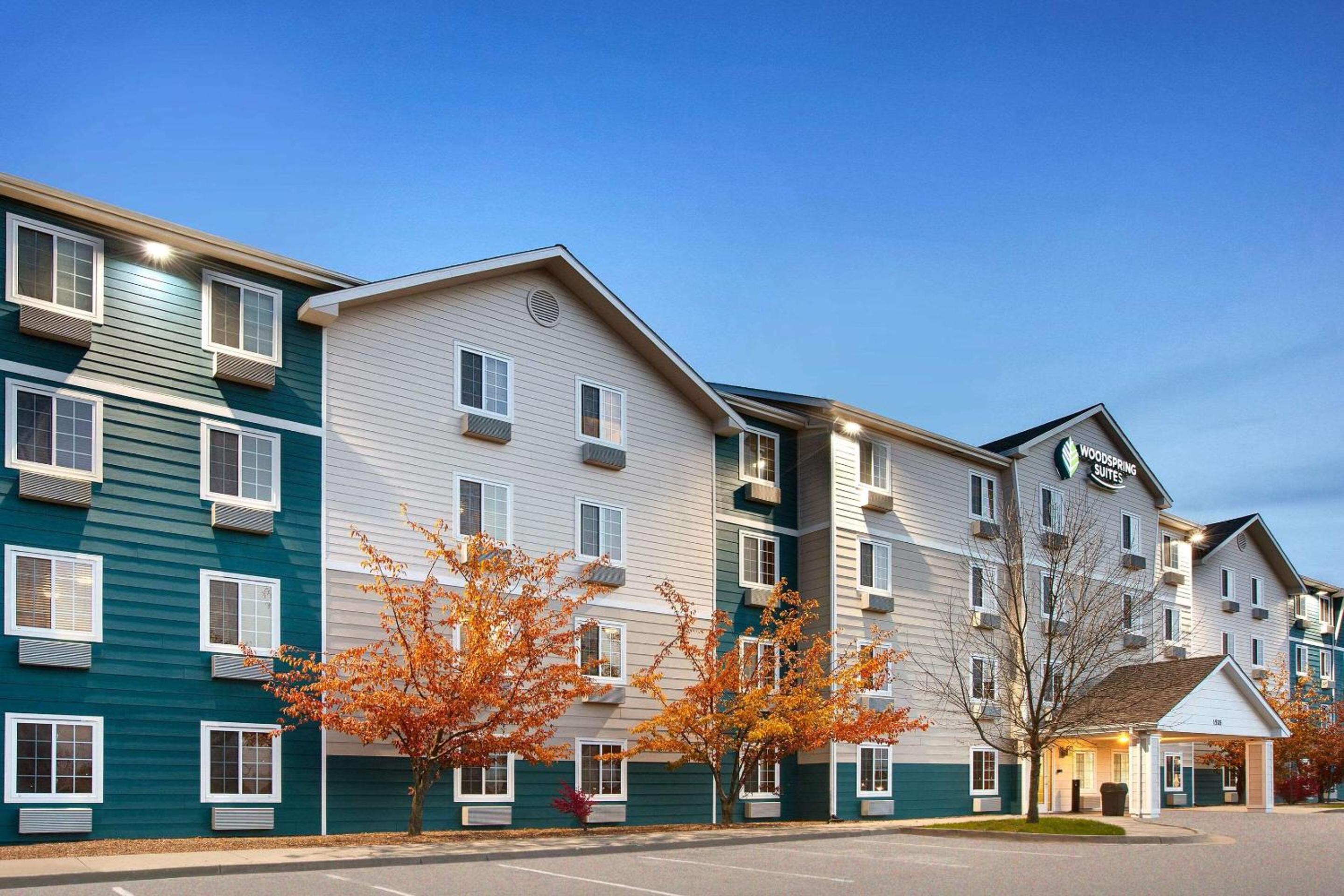 Council Bluffs Vacations - WoodSpring Suites Council Bluffs - Property Image 25