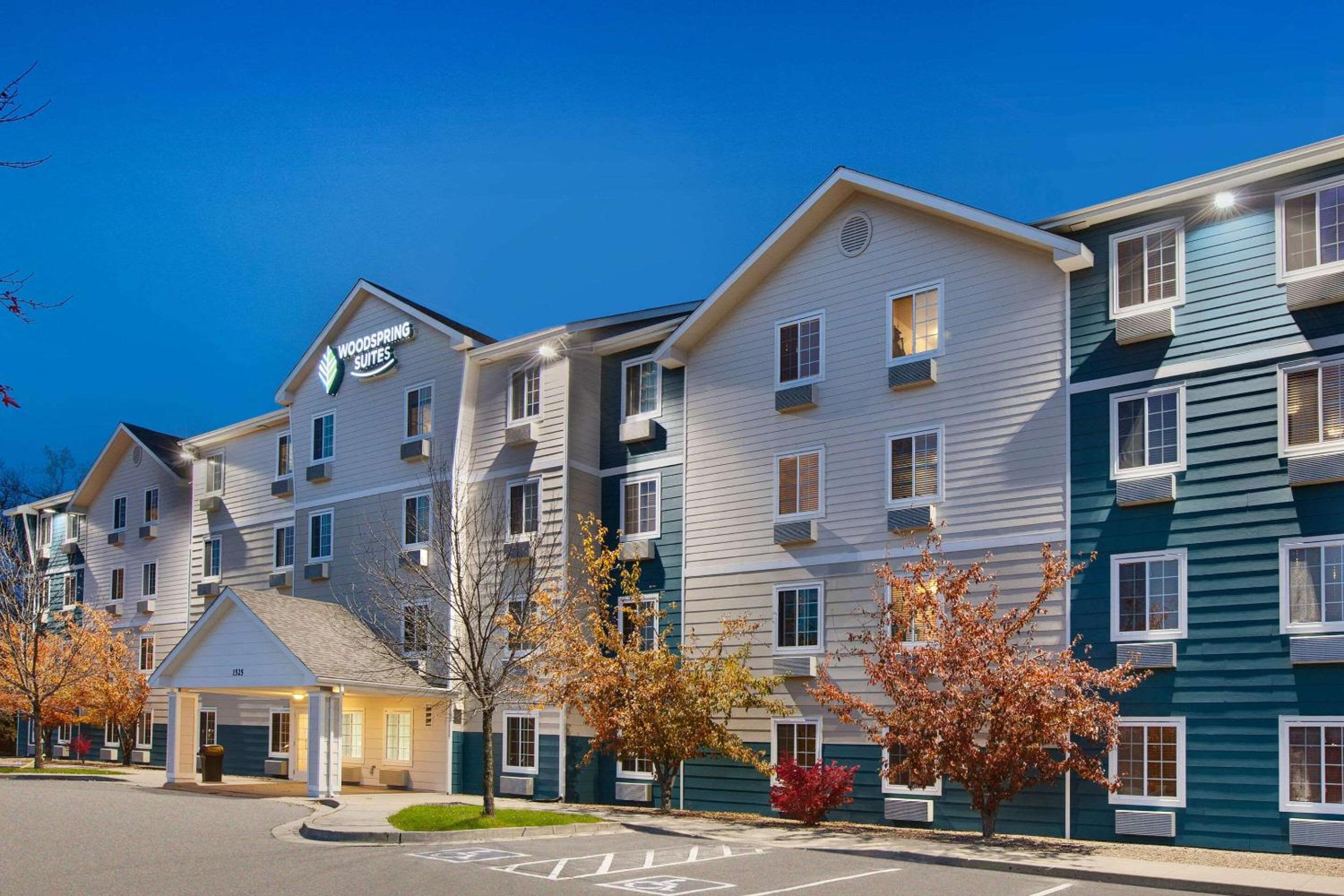 Council Bluffs Vacations - WoodSpring Suites Council Bluffs - Property Image 24