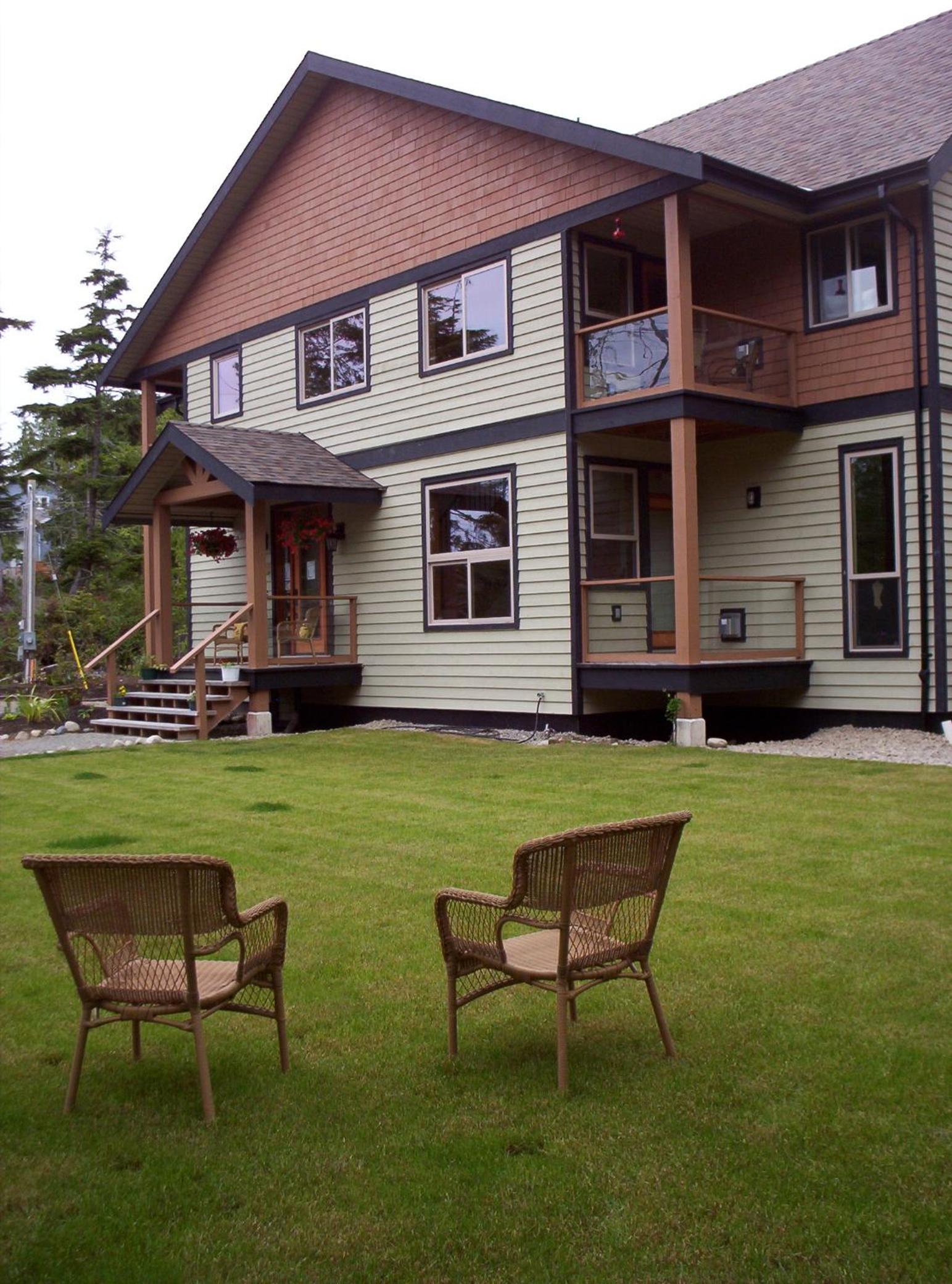 Tofino Vacations - Cobble Wood and Bird Sanctuary Guest Houses - Property Image 44