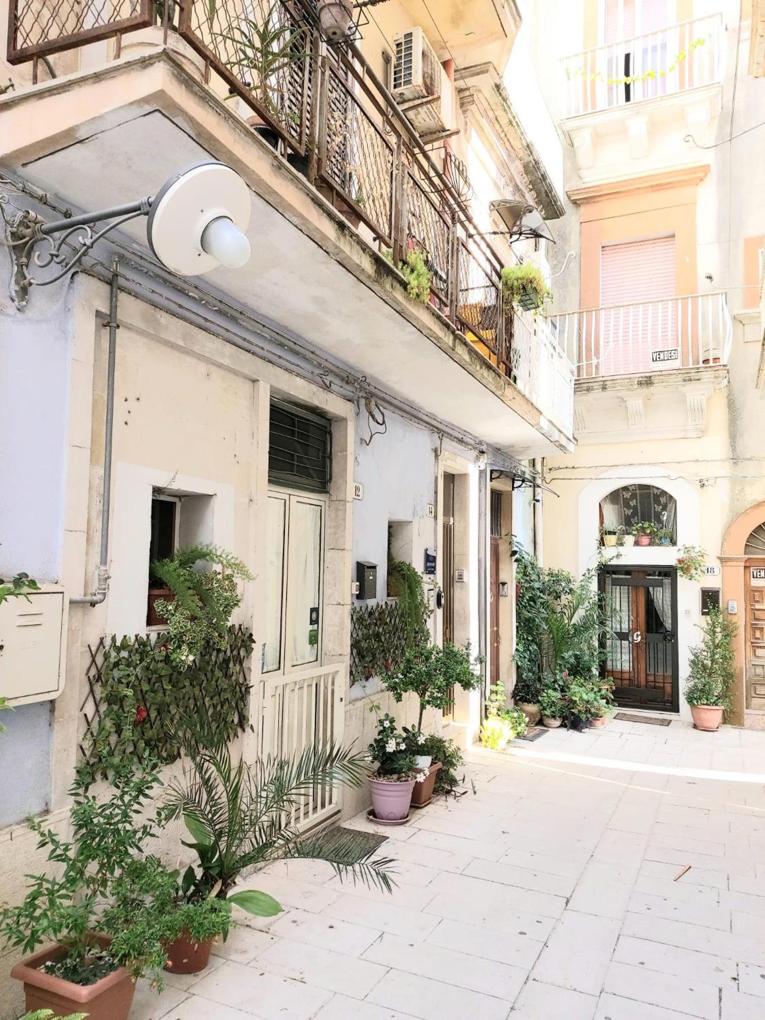 Amononna en Ragusa — other