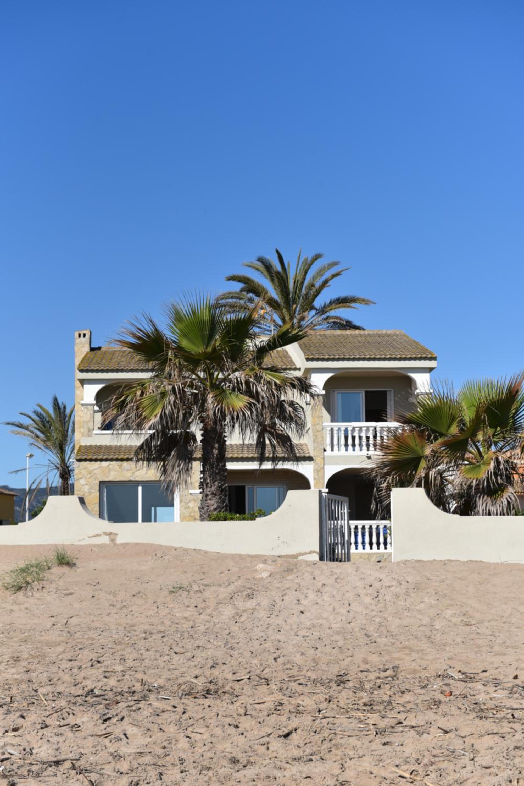 Beach House Villa Roca photo 2