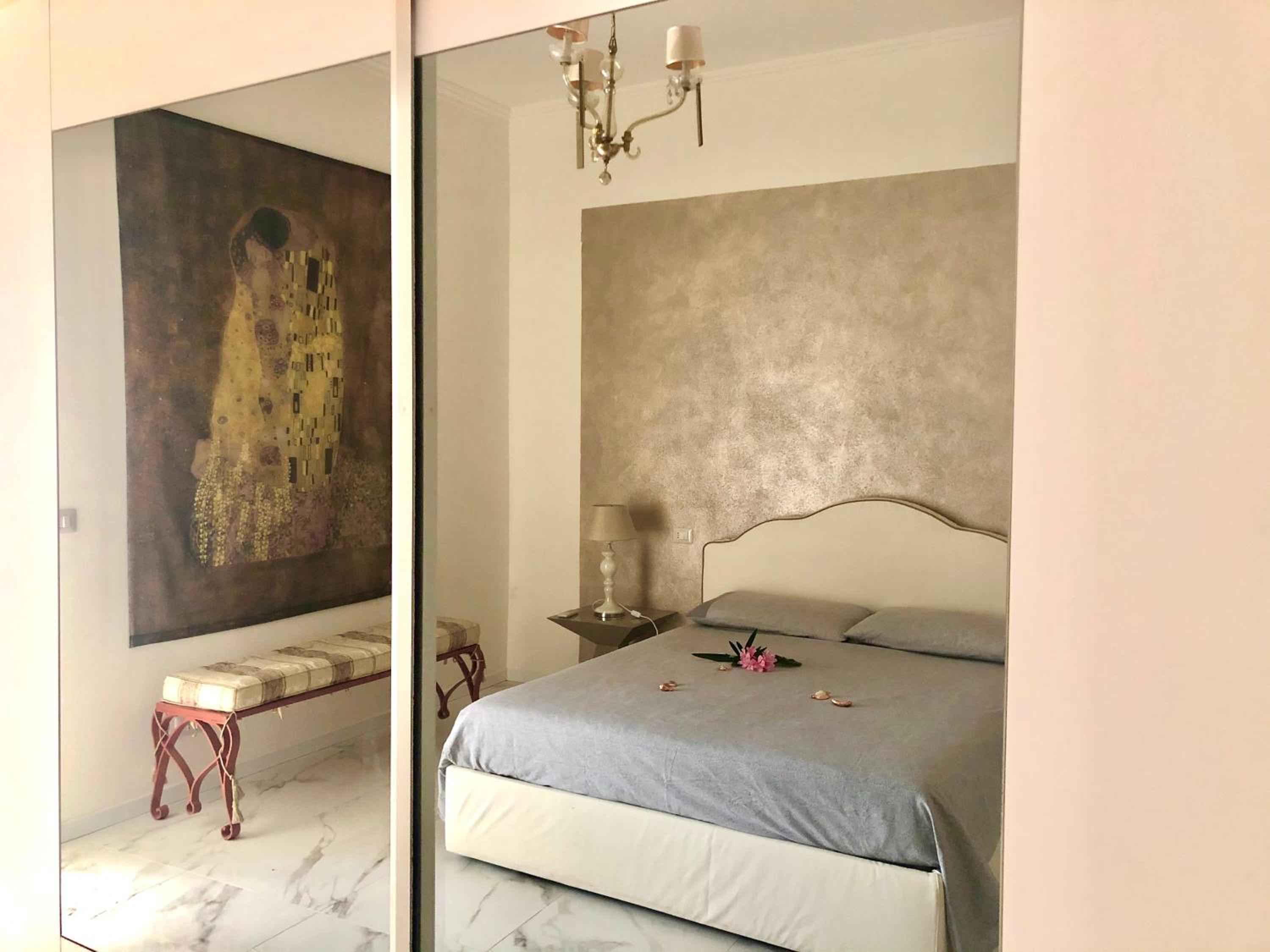 MB2 Apartment