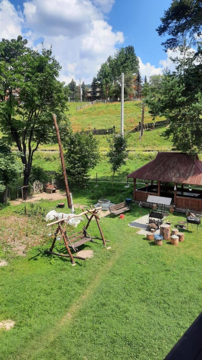 Gostyniy Dvir PetrovSki view 4