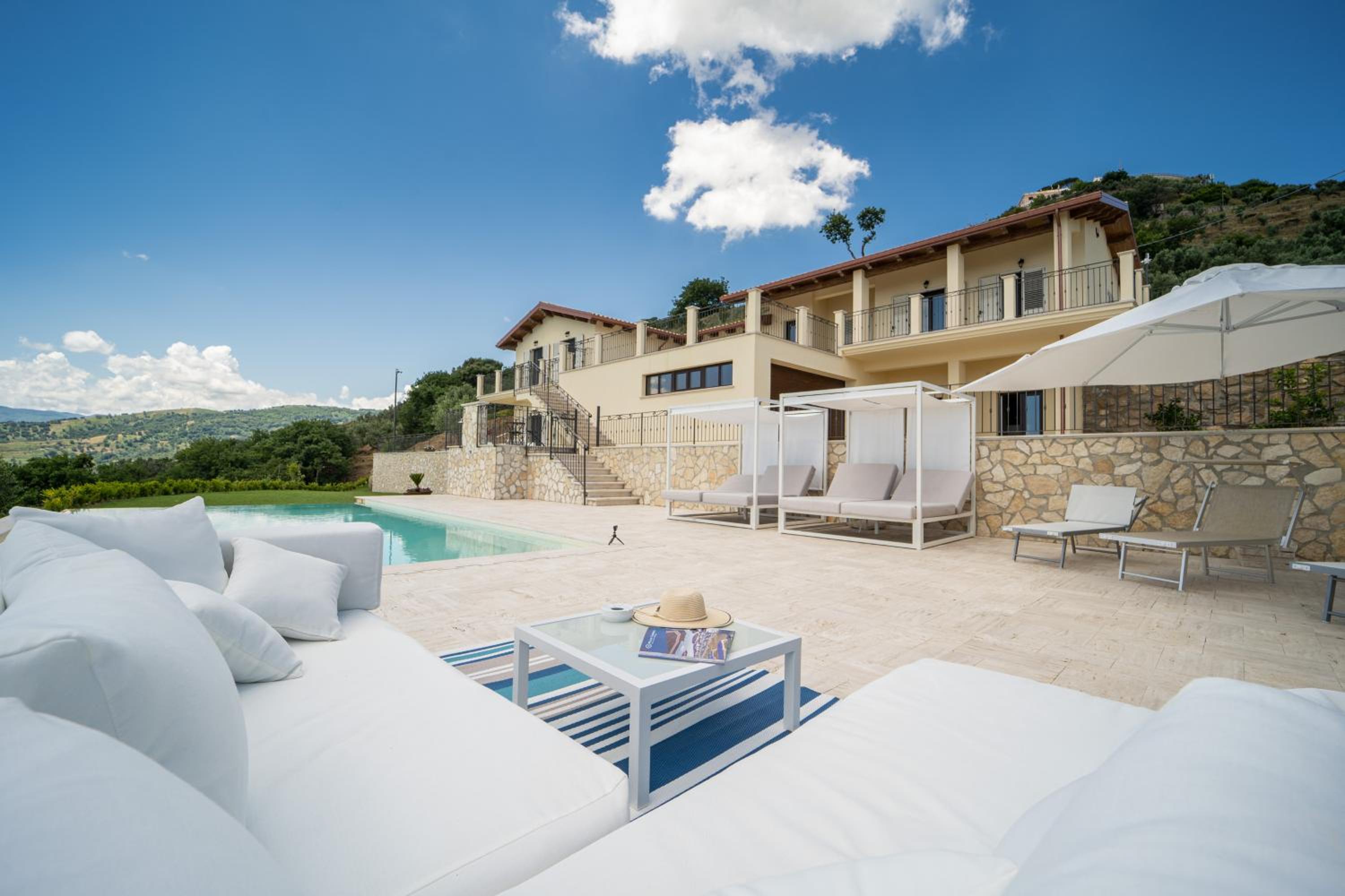 Villa le Fontanelle view 3
