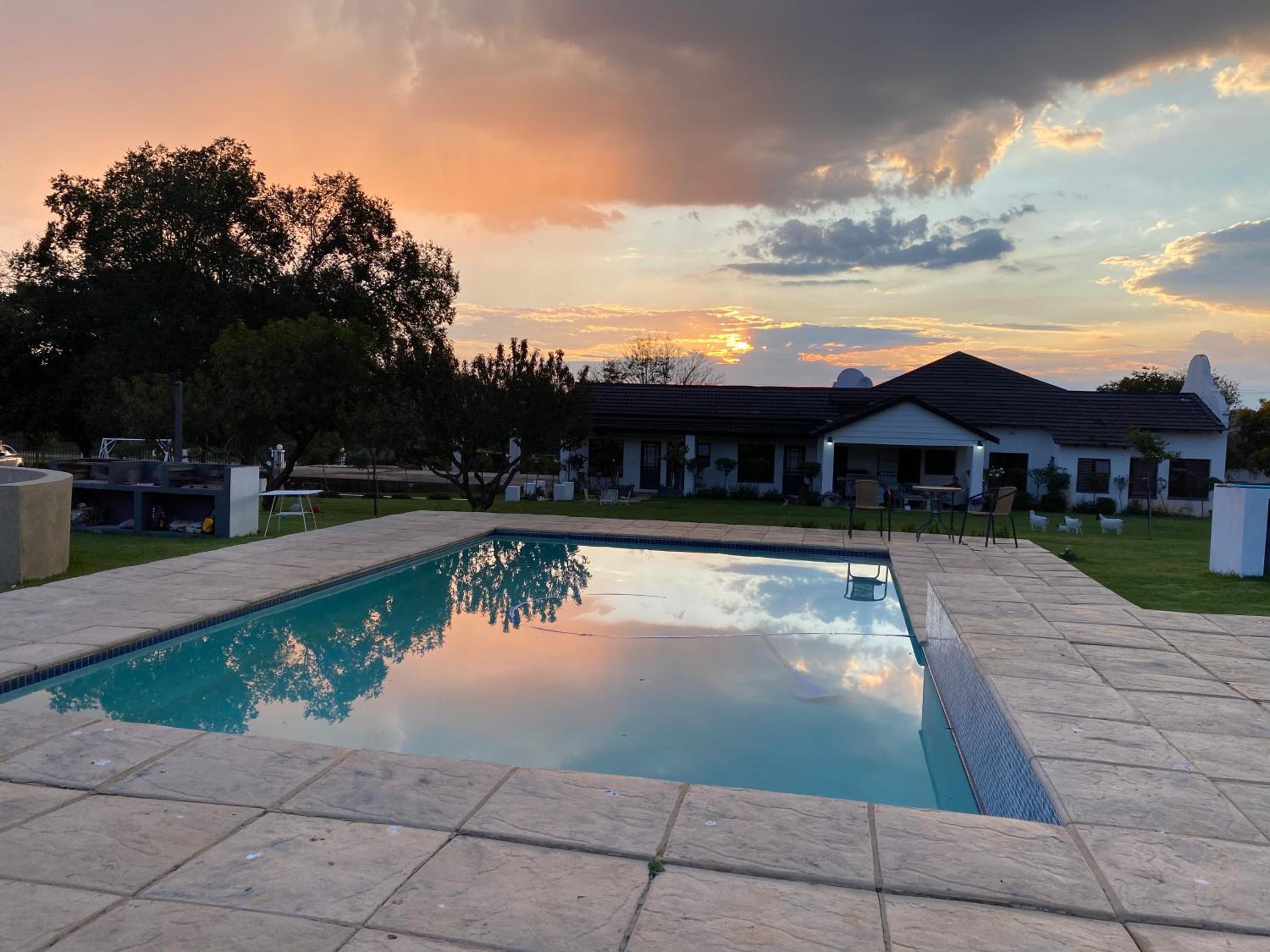 Steenkoppies estate semi self catering unit 1 view 4