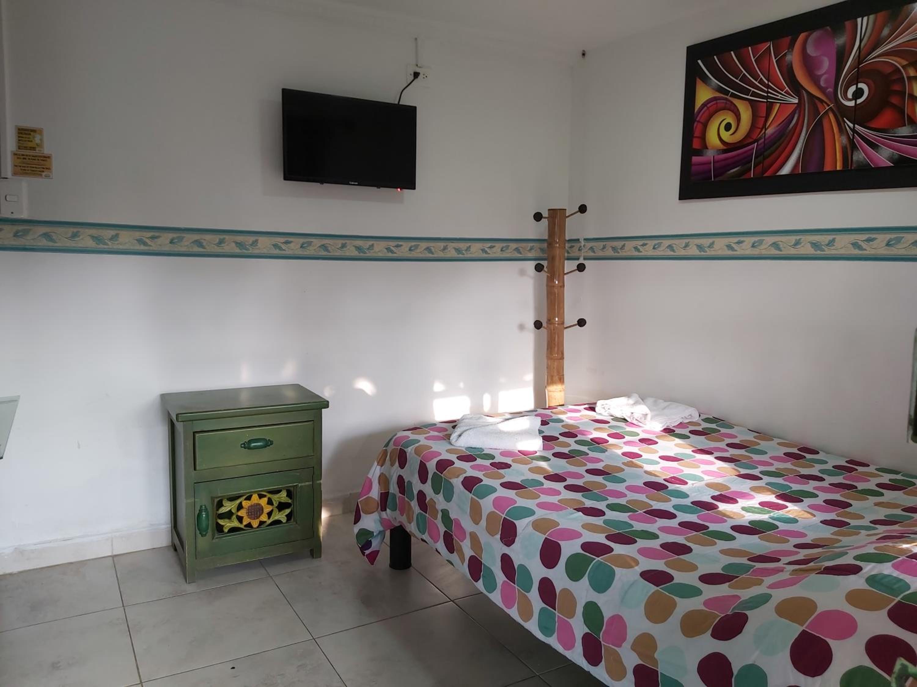 Hostal y Camping Los Girasoles