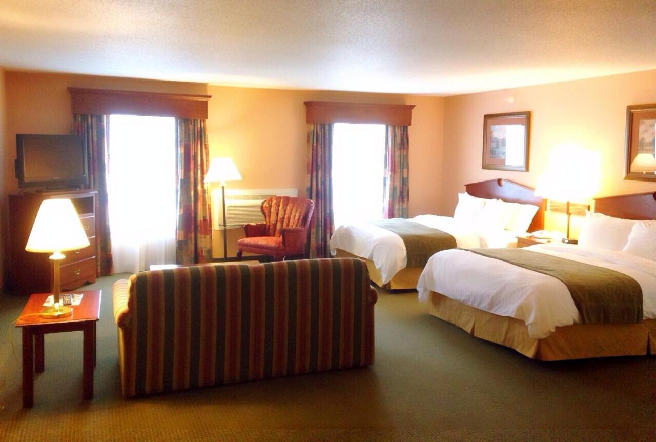 Sheboygan Vacations - GrandStay Hotel  Suites Downtown Sheboygan - Property Image 4