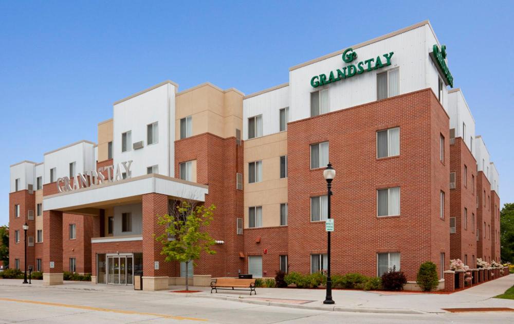 Sheboygan Vacations - GrandStay Hotel  Suites Downtown Sheboygan - Property Image 1