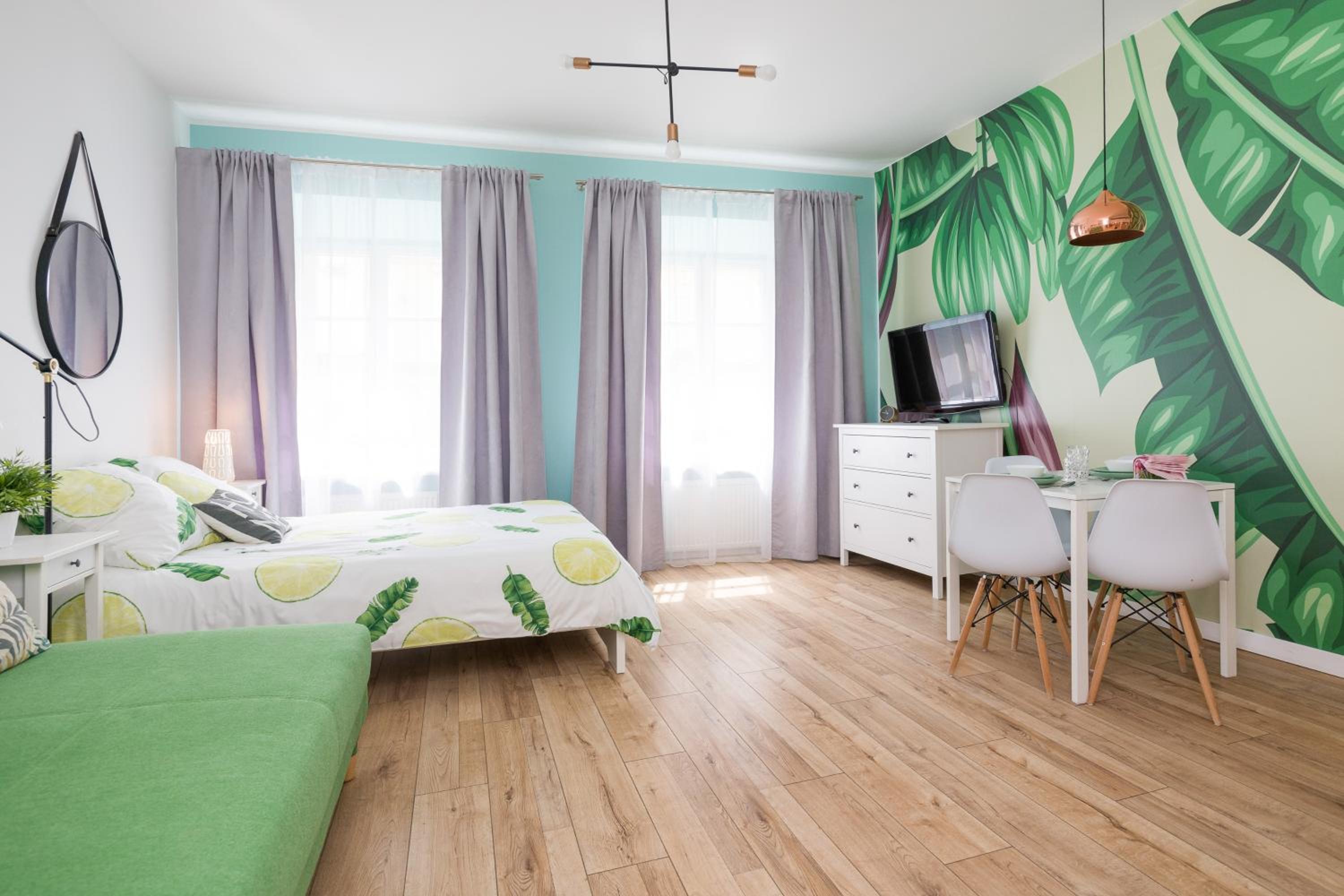 Cozy modern STUDIO GREEN APARTMENT in Old Town view 3