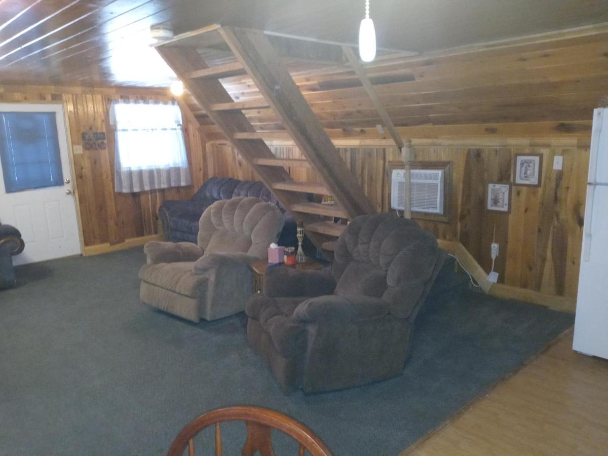 Tranquil Oaks Cabin view 5