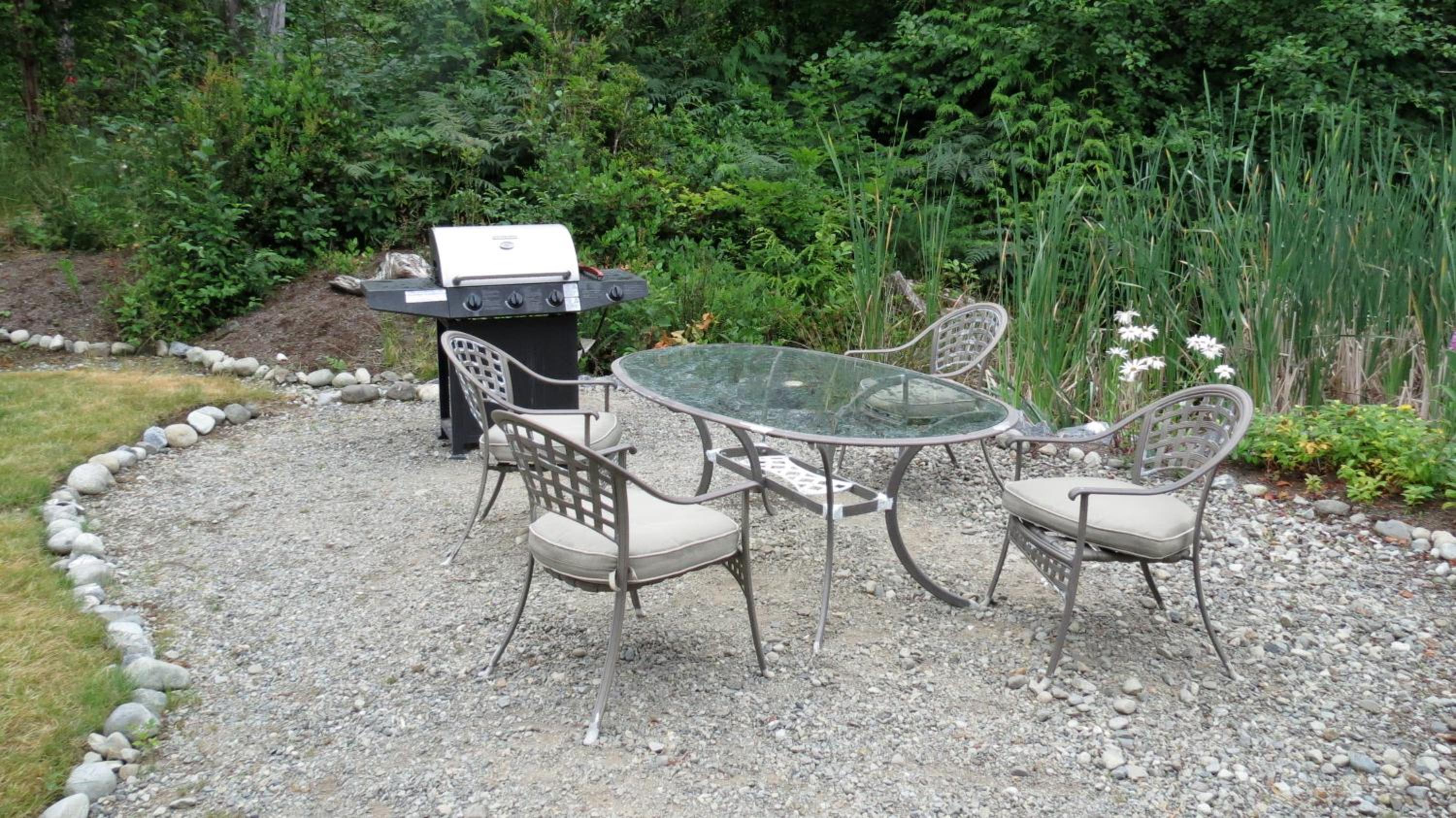 Tofino Vacations - Cobble Wood and Bird Sanctuary Guest Houses - Property Image 53