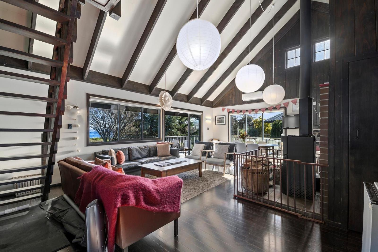Chalet Mahuta - Five Mile Bay Holiday Home view 3