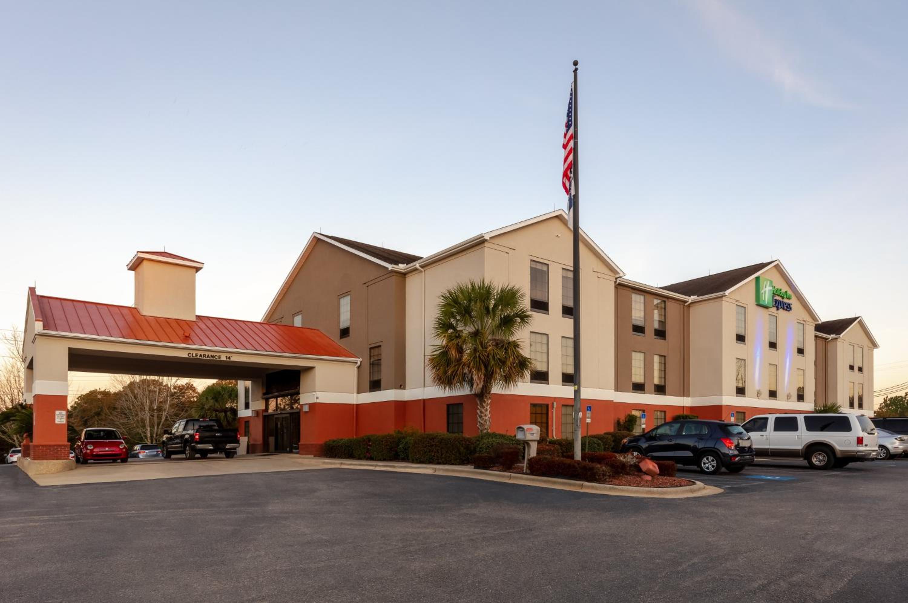 Hotel Holiday Inn Express & Suites Milton East I-10 By Ihg