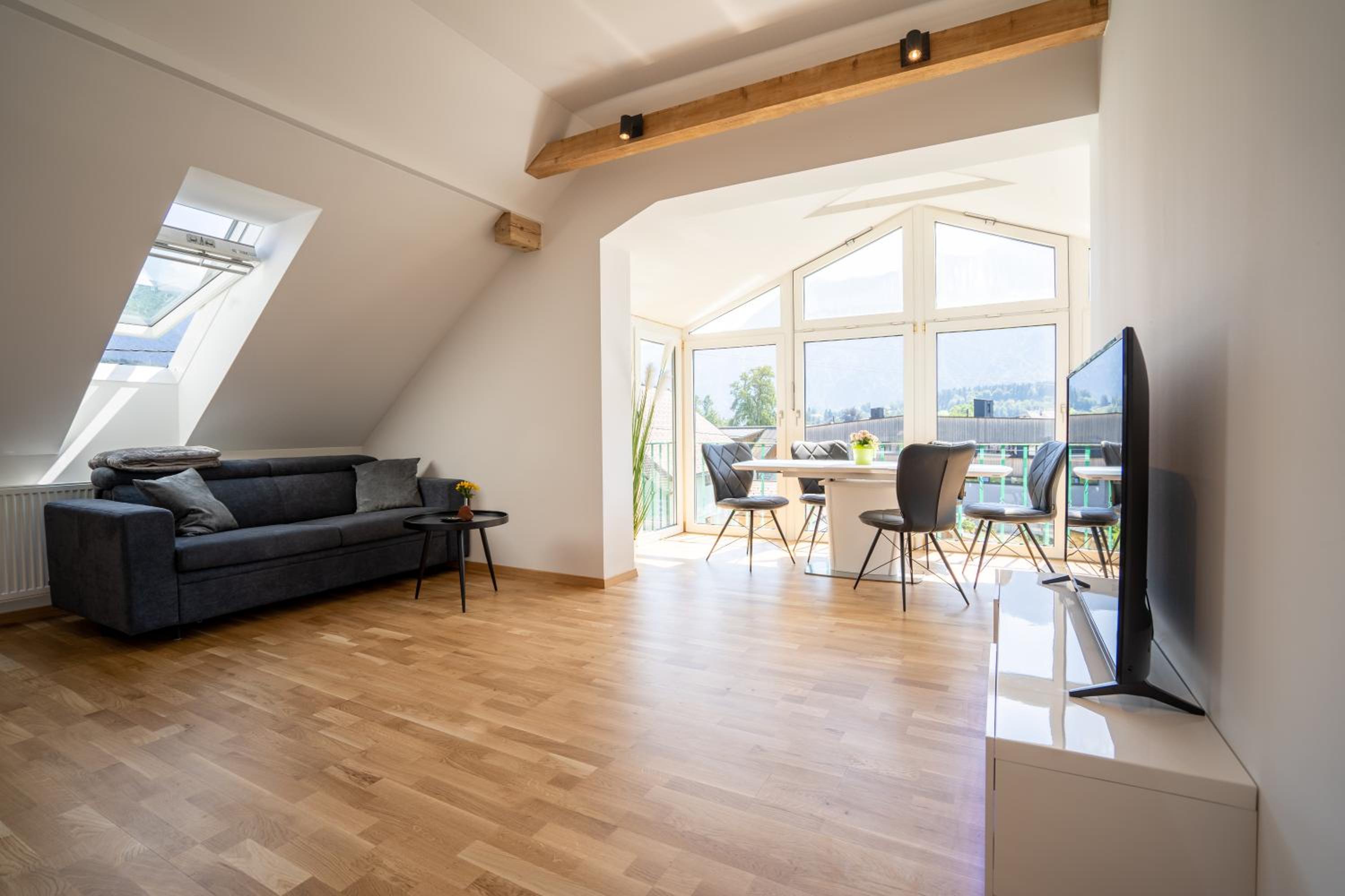 Moderne Ferienwohnung mit Bergblick