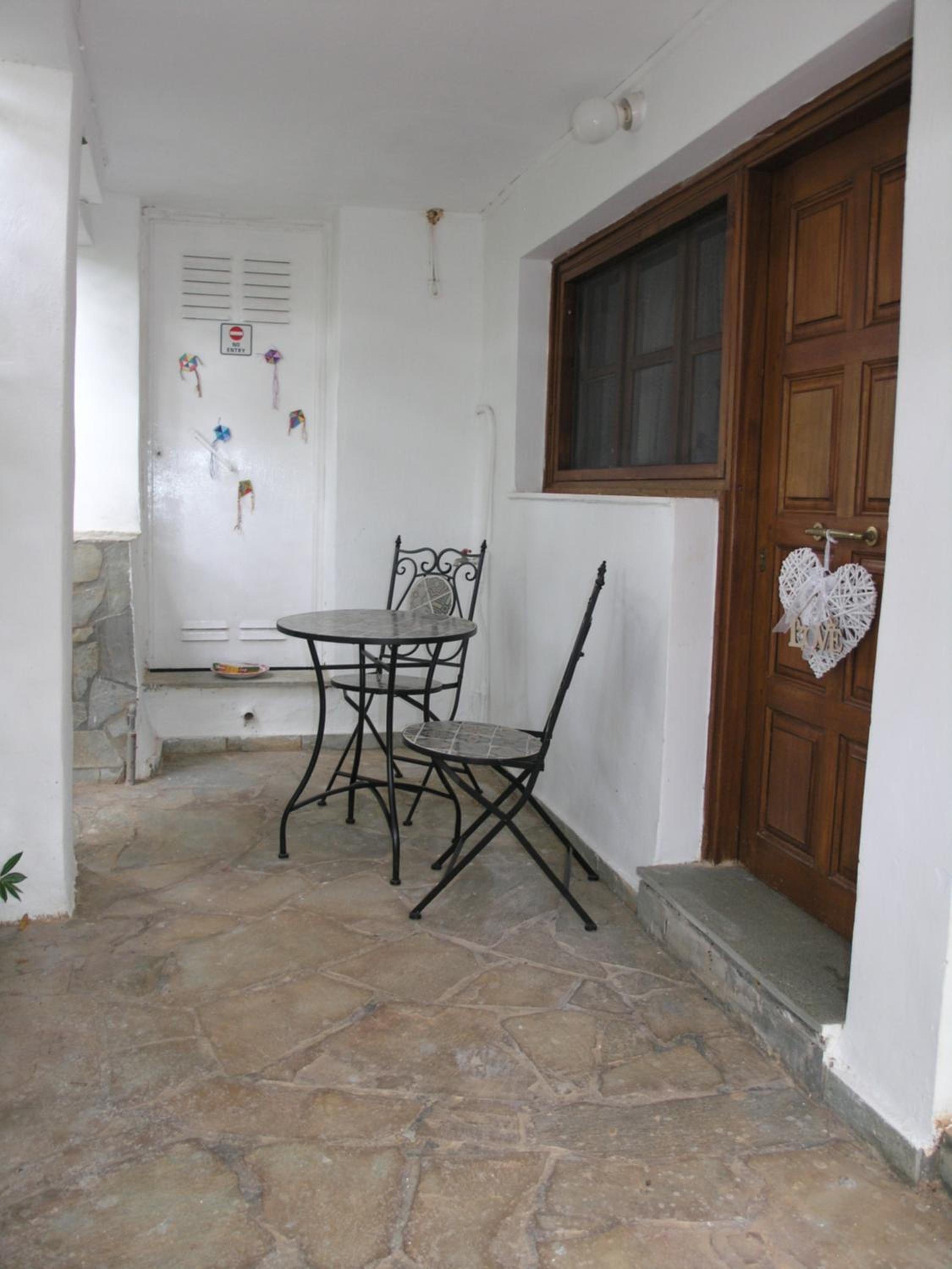 The House of Gratitude - Poolside Retreat photo 2