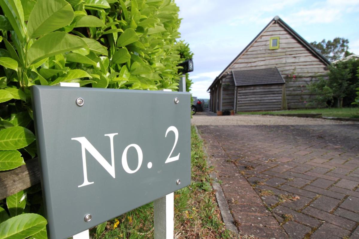 Stay at No. 2, photo 2