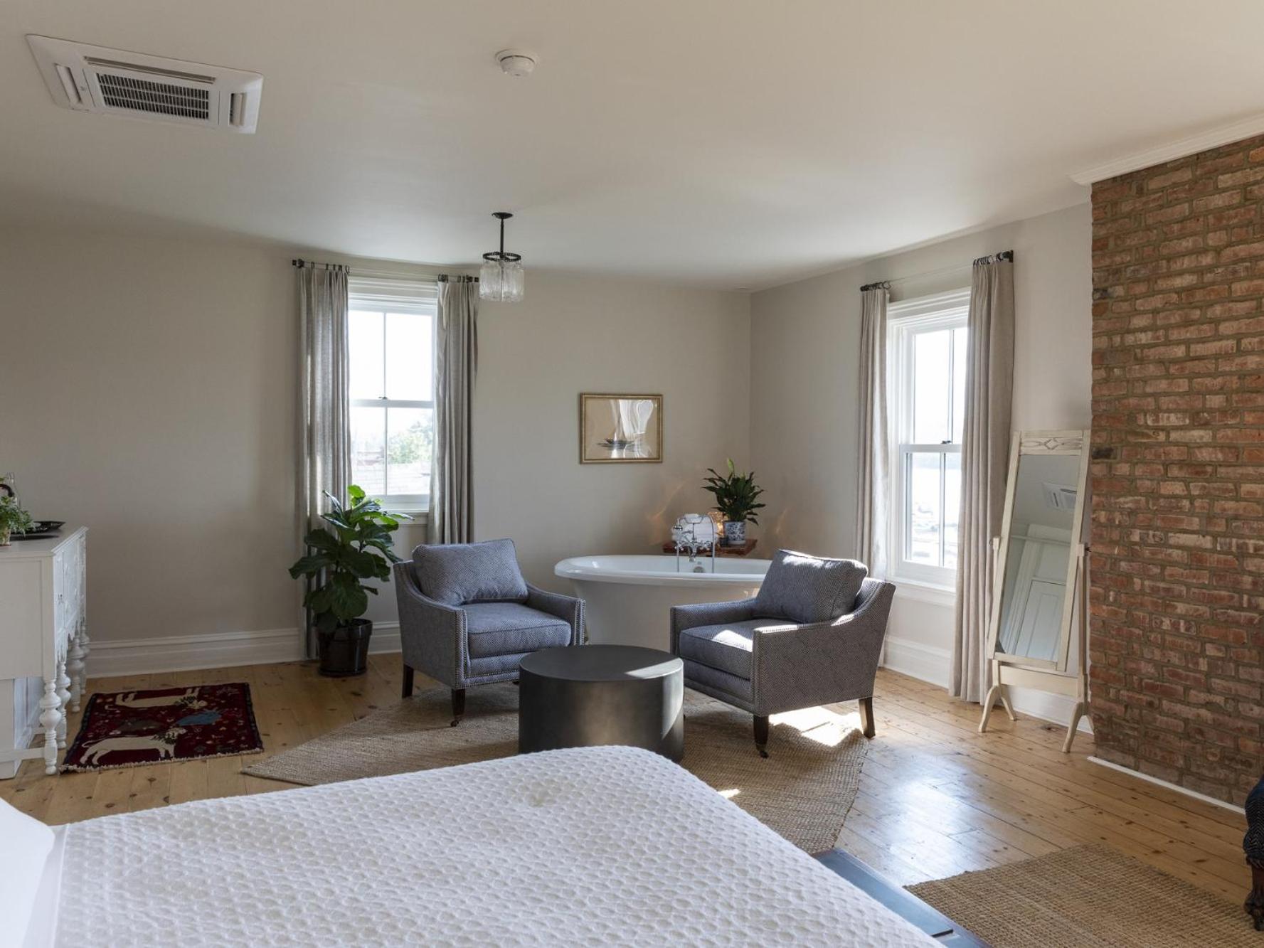 Stewart House Hotel