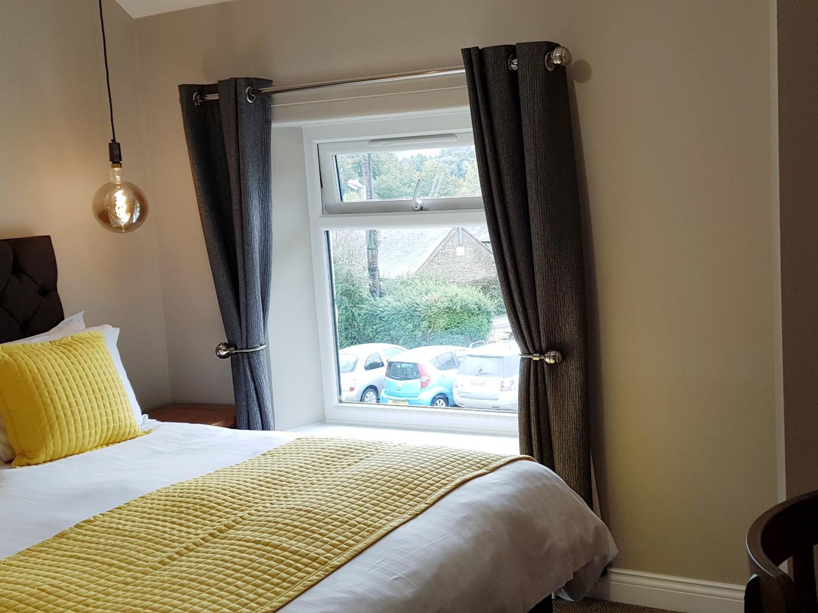 The Bowes Hotel