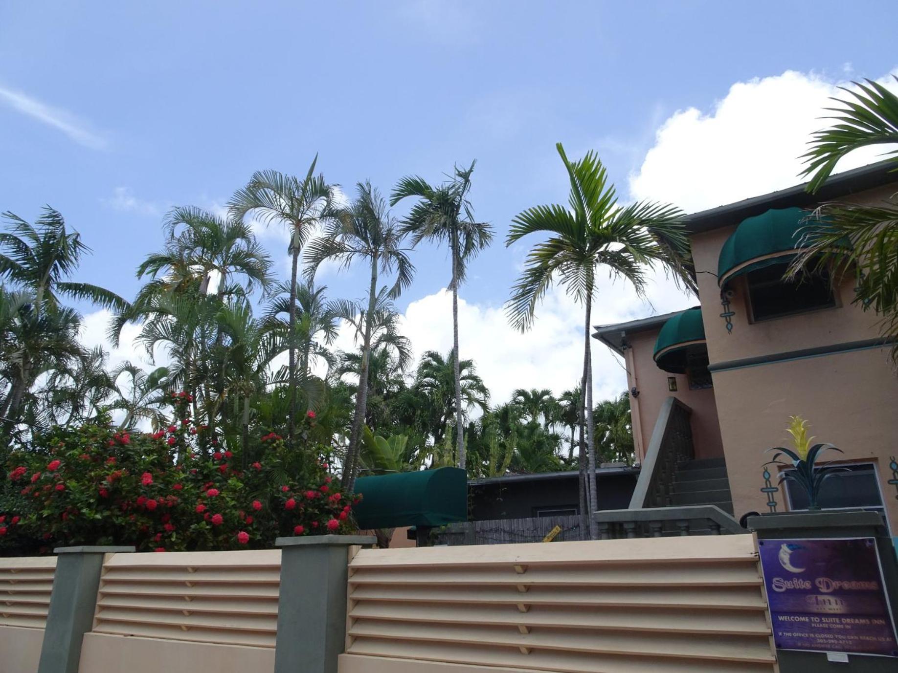 Suite Dreams Inn by the beach