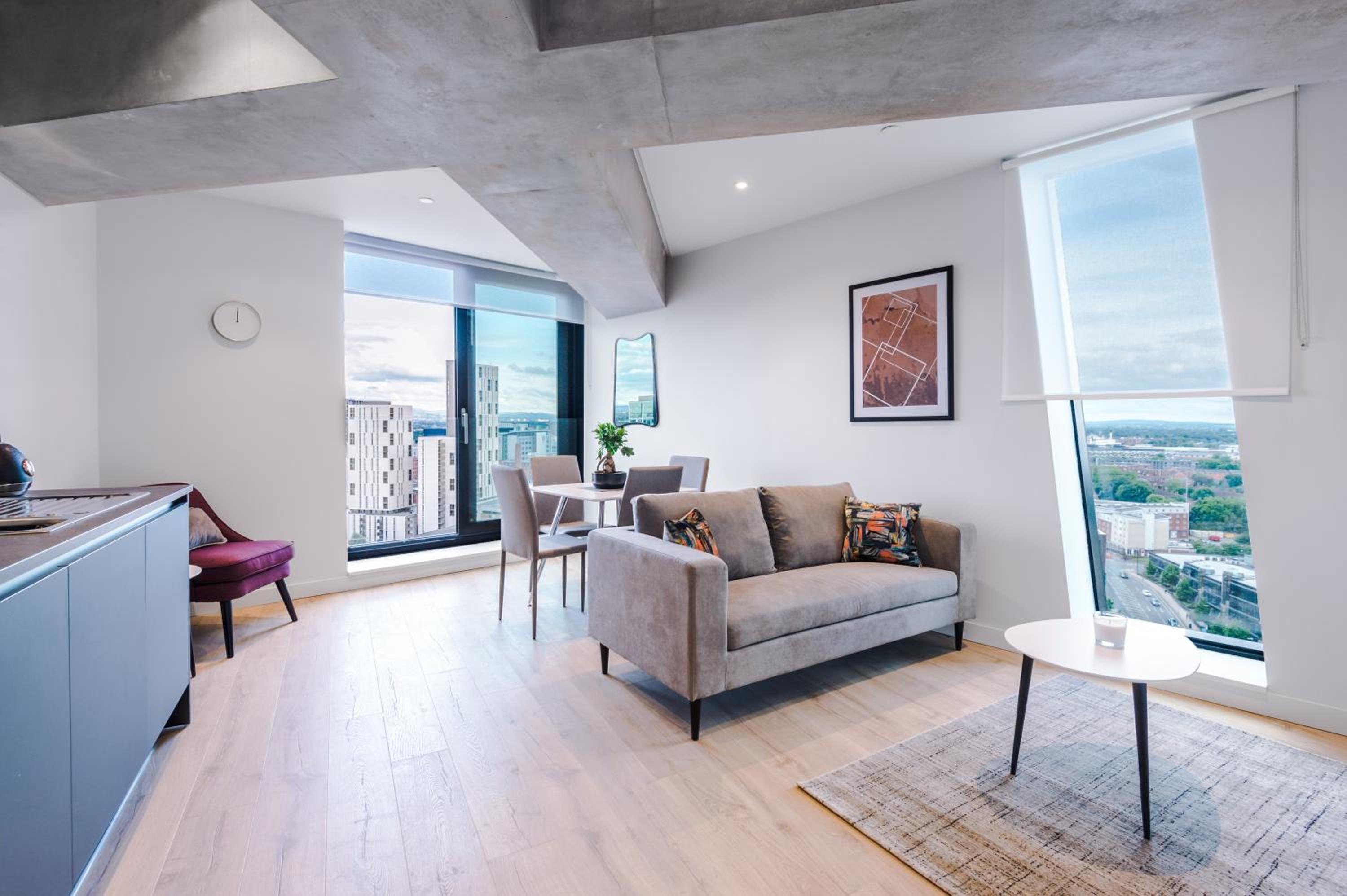 Hilltop Serviced Apartments - Deansgate view 4