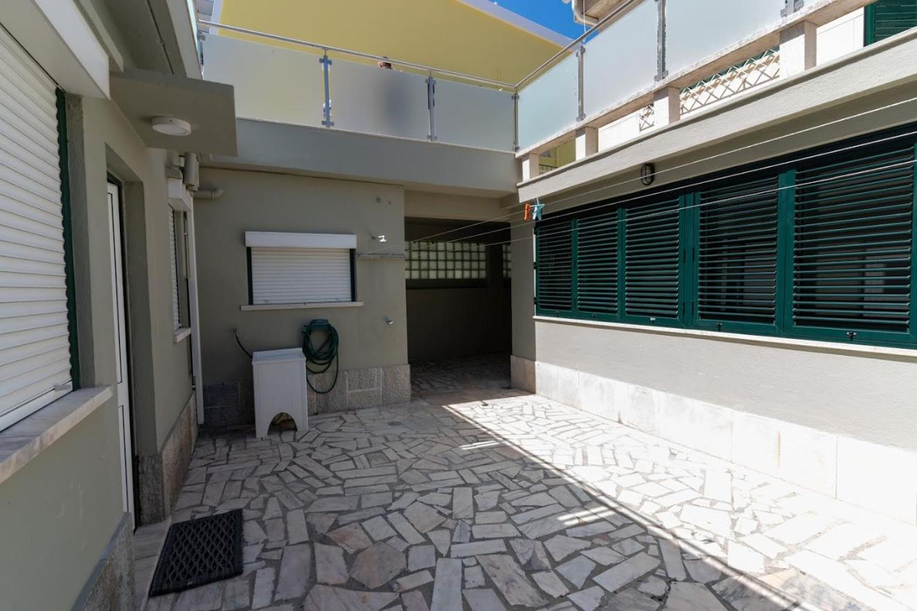 Caparica Beach House Holiday Home view 3