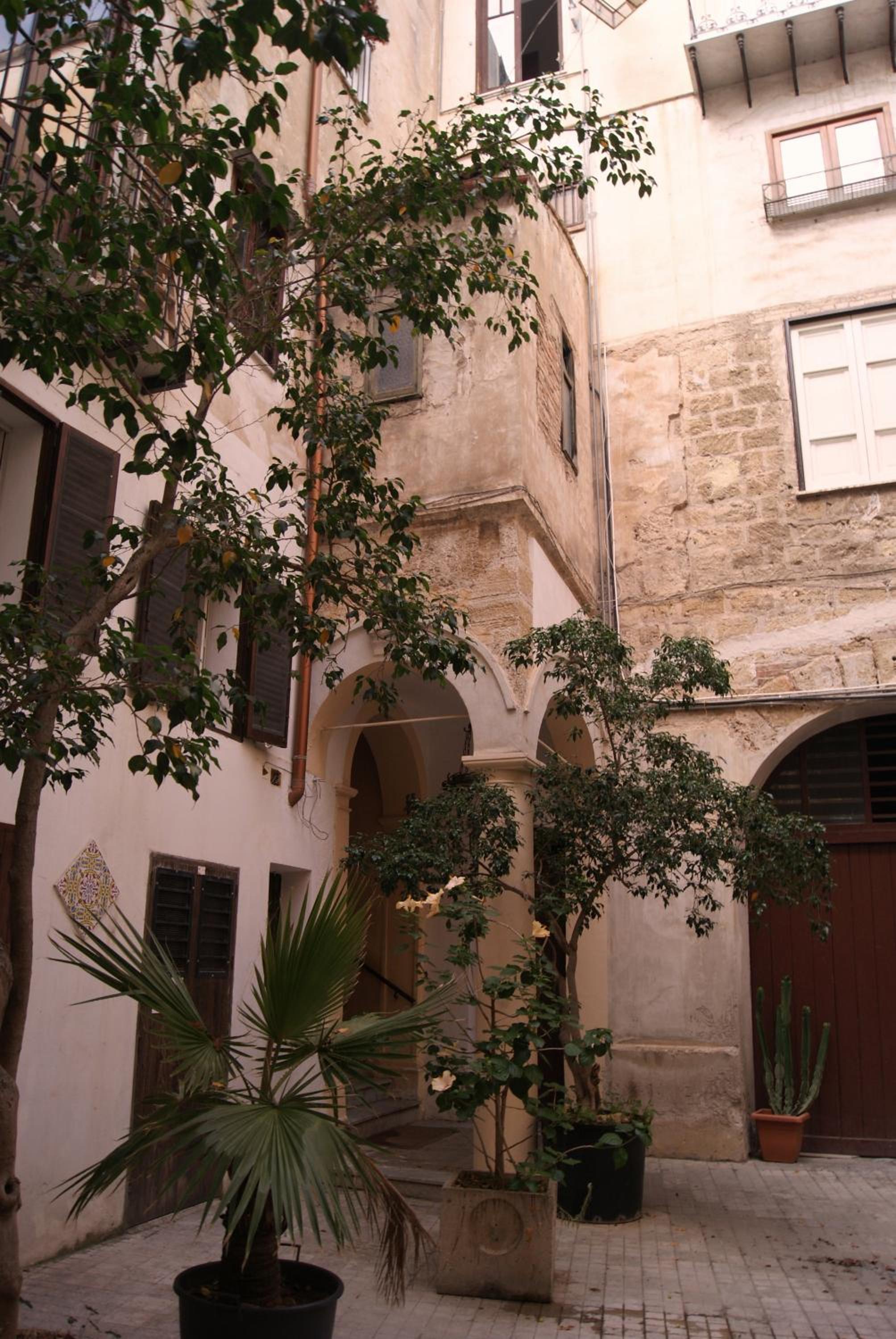 BeeClaire Guest House view 3