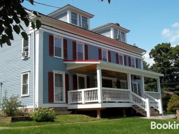 Tin Brook Bed Breakfast - Property Image 14
